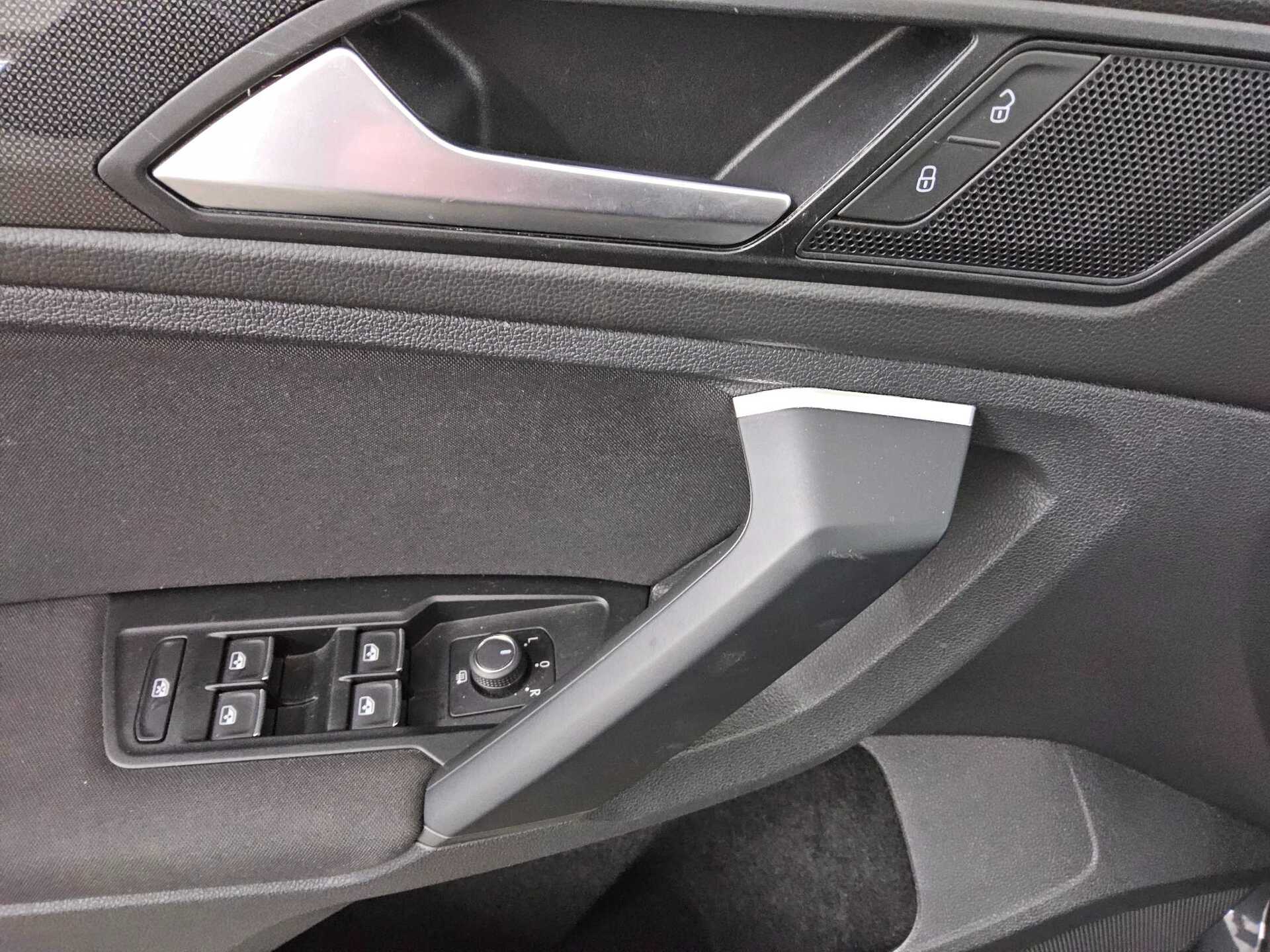 Volkswagen Tiguan 2.0 TDI Life Navi LED RFK AHK 9