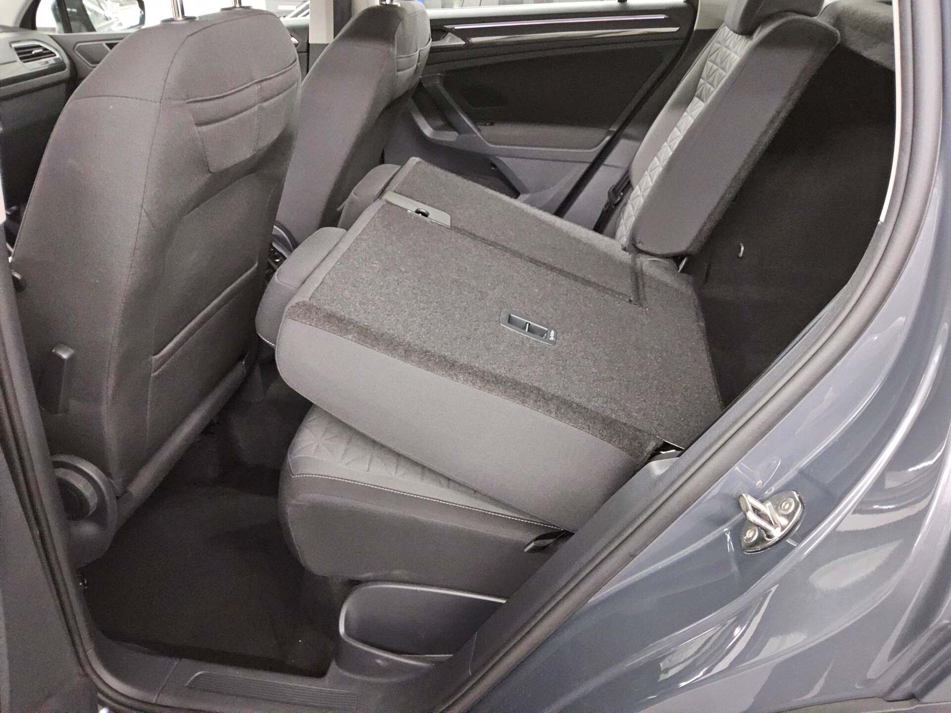 Volkswagen Tiguan 2.0 TDI Life Navi LED RFK AHK 12