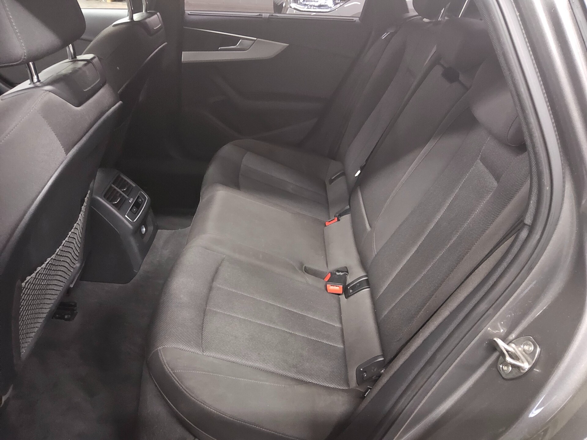 Audi A4 40 TDI advanced Navi LED Virtual RFK 13