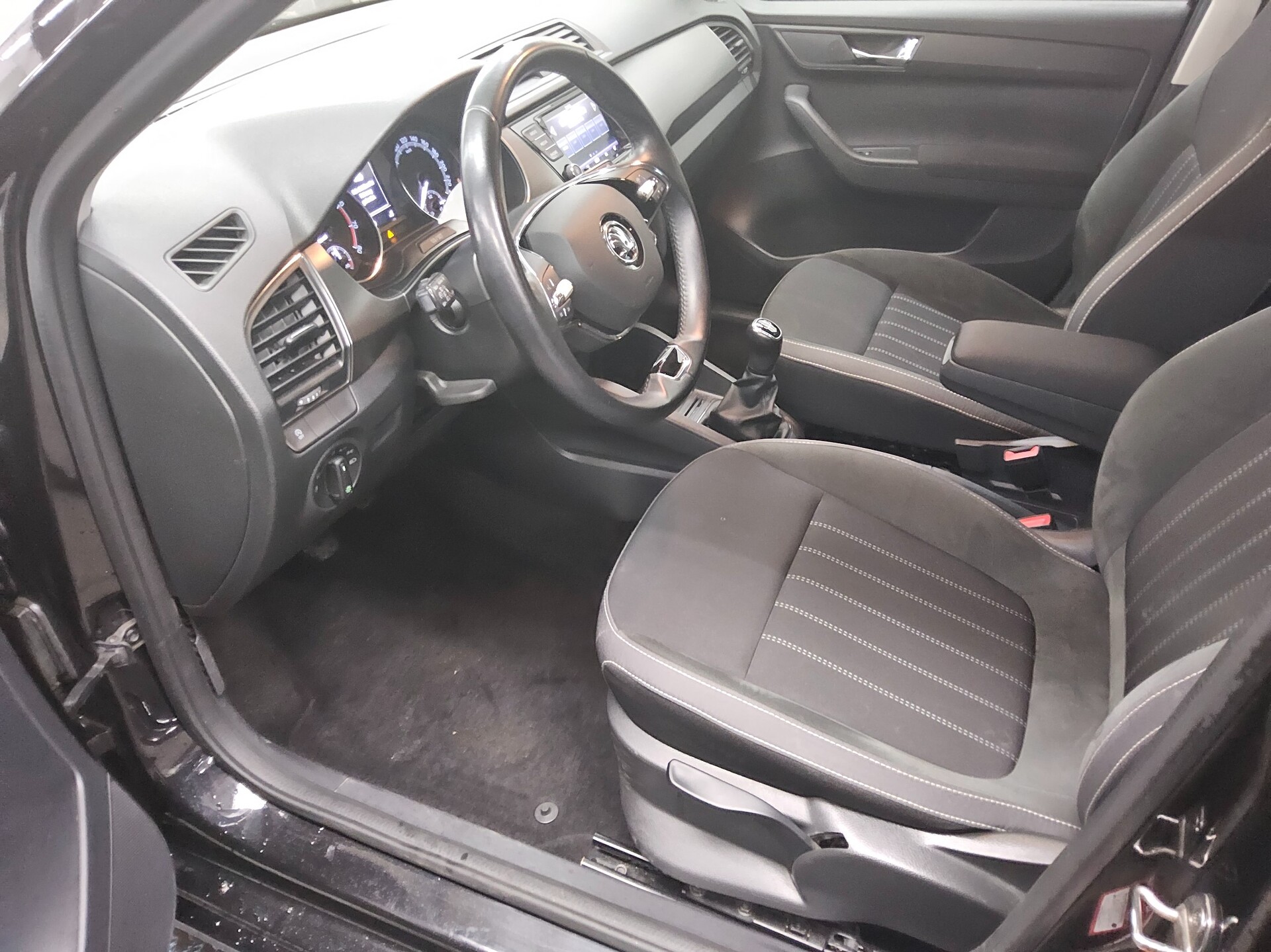 Skoda Fabia Kombi 1.0 TSI Style LED RfK PDC Klima 8