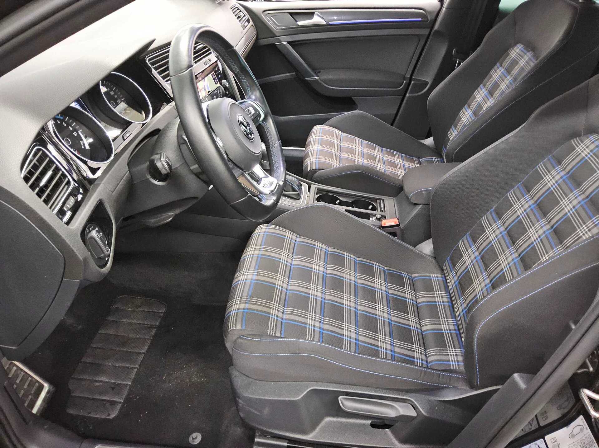 Volkswagen Golf-7 GTE 1.4 TSI Navi LED ACC 8