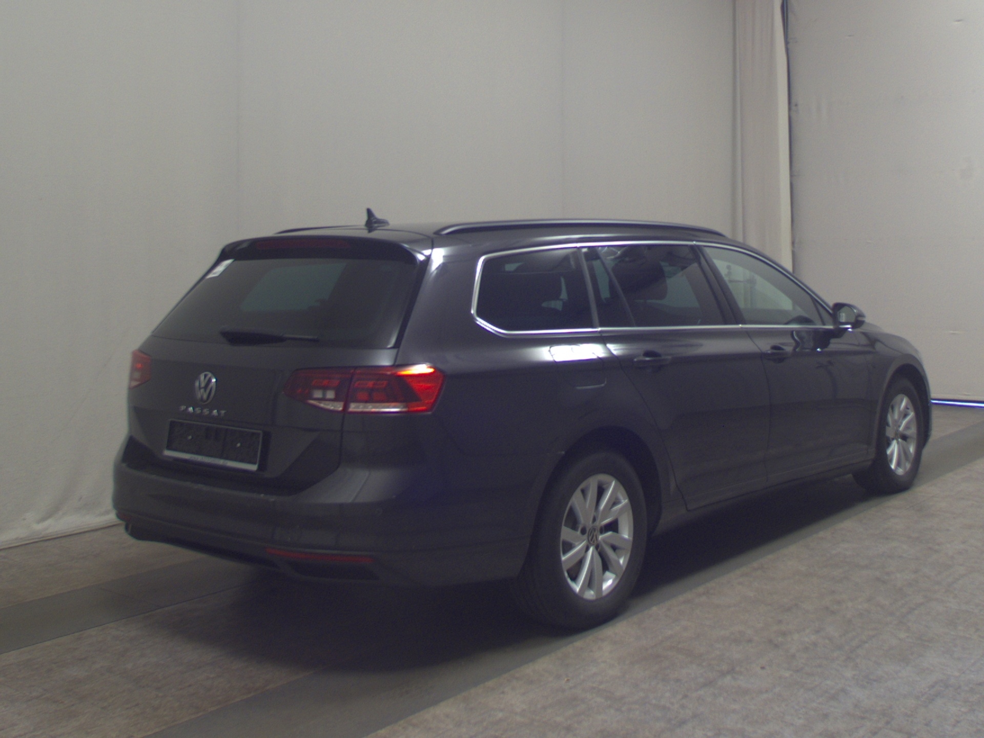 Volkswagen Passat Var. 2.0 TDI Business Navi LED AID RfK 4