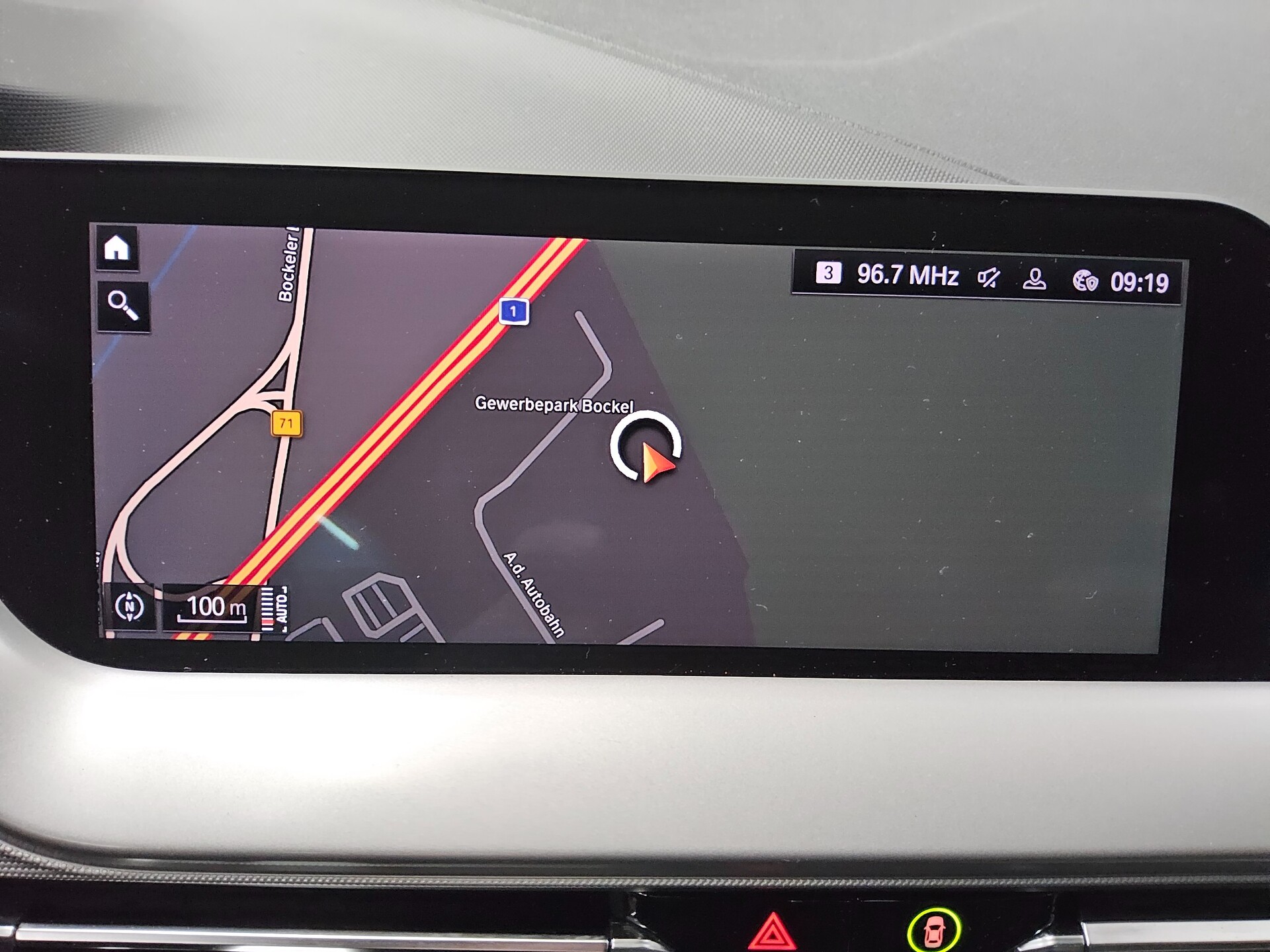 BMW 118dA Advantage Navi LED AHK ACC PDC Shz 7