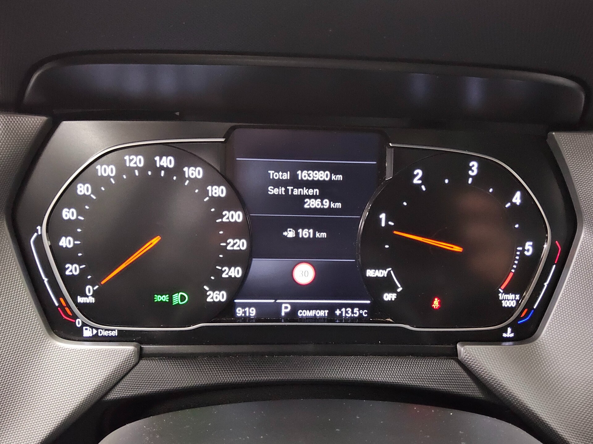 BMW 118dA Advantage Navi LED AHK ACC PDC Shz 8