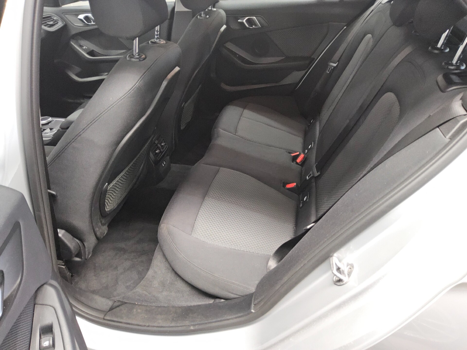 BMW 118dA Advantage Navi LED AHK ACC PDC Shz 13