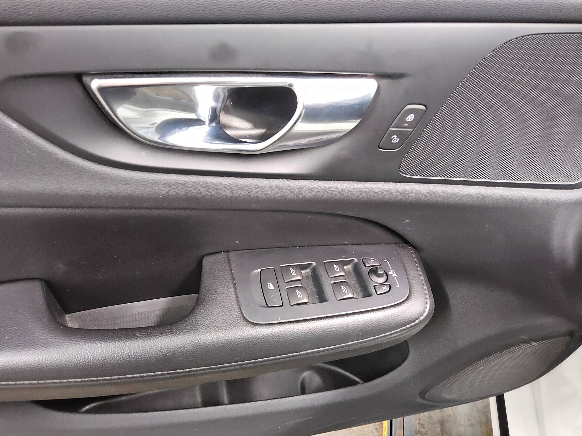 Volvo V60 T6 Inscription Navi LED RfK AHK ACC Memory 10