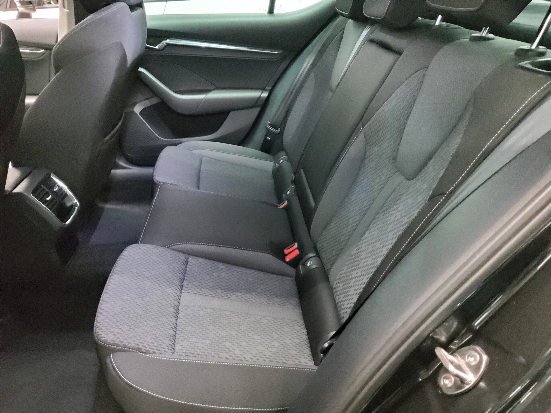 Skoda Octavia 1.5 TSI Style LED vc PDC 13