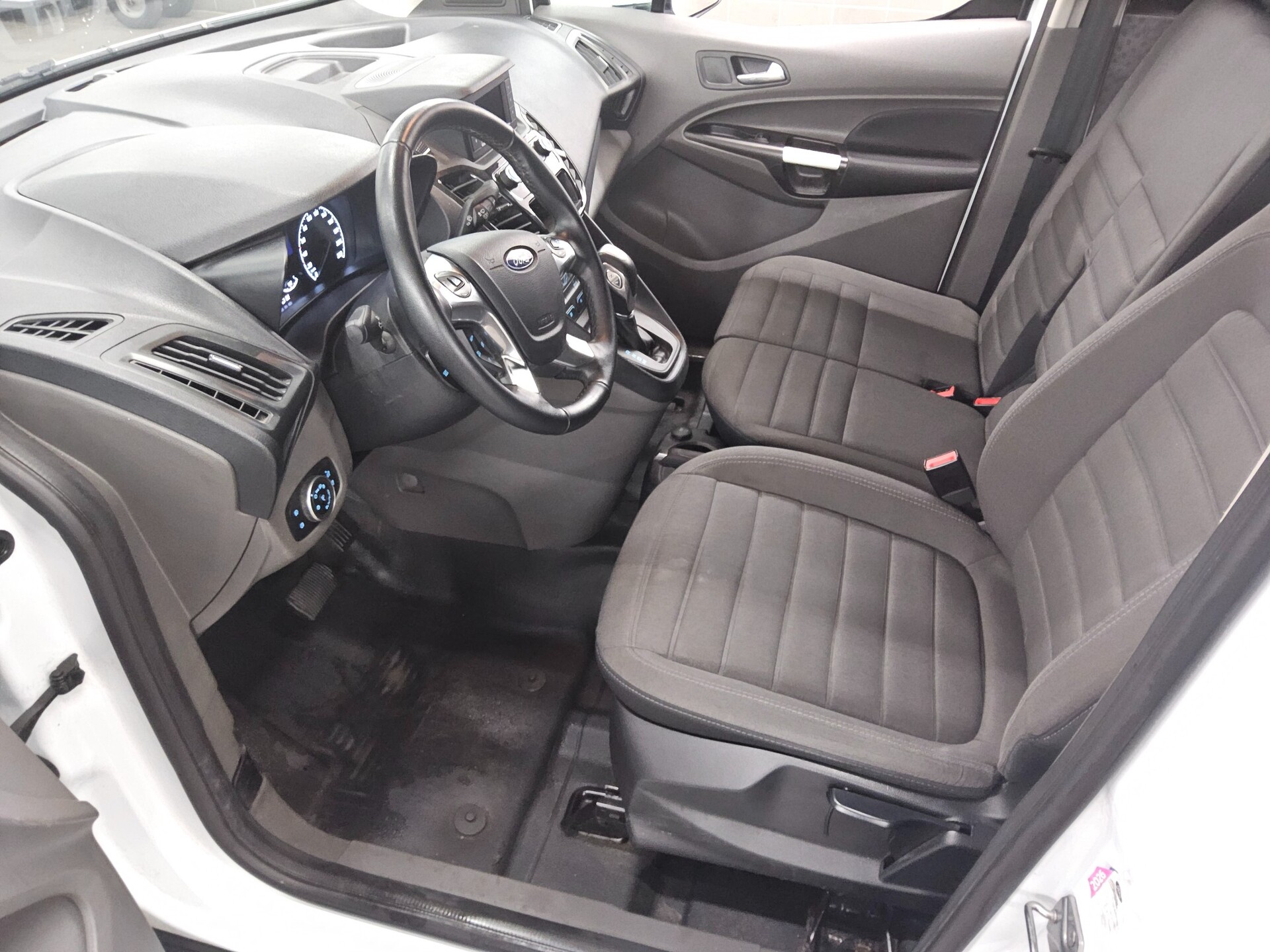 Ford Transit Connect 1.5 EB L2 Xenon PDC Shz Tempomat 8