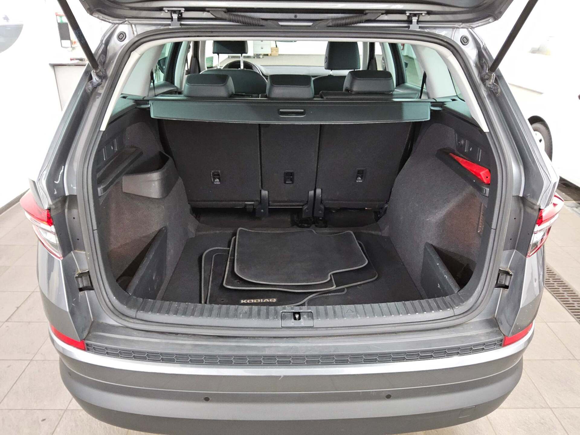 Skoda Kodiaq 2.0 TDI Style T-Leder Navi LED vc ACC RfK 12