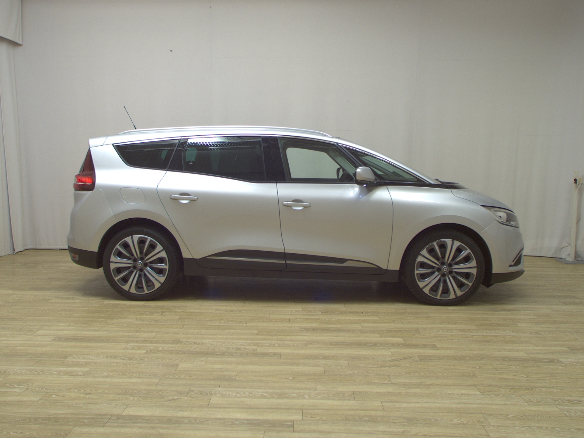 Renault Grand Scenic 1.7 BLUE dCi Navi PDC  LED