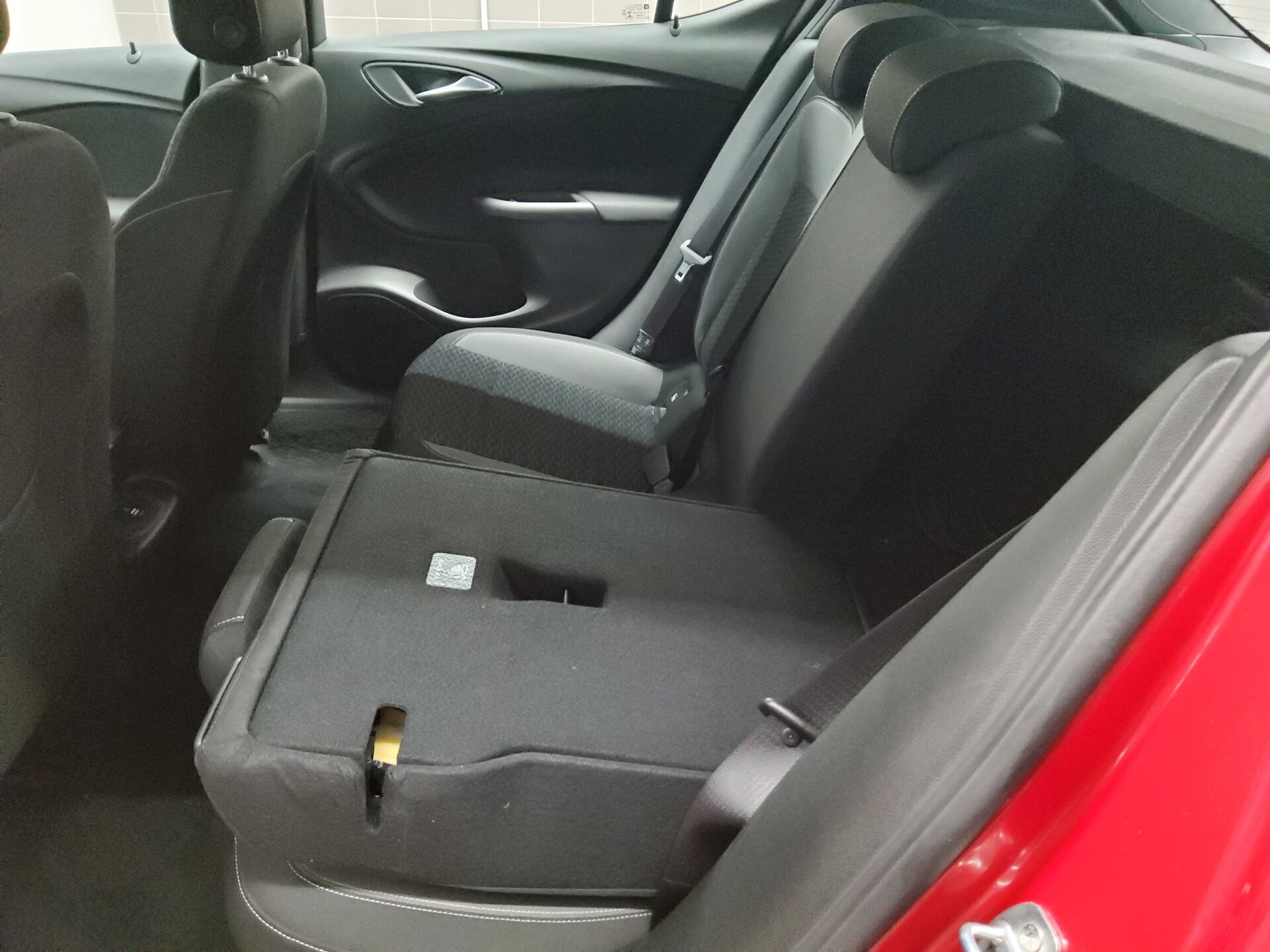 Opel Astra 1.2 Turbo Business Ed. Navi LED DAB PDC 12