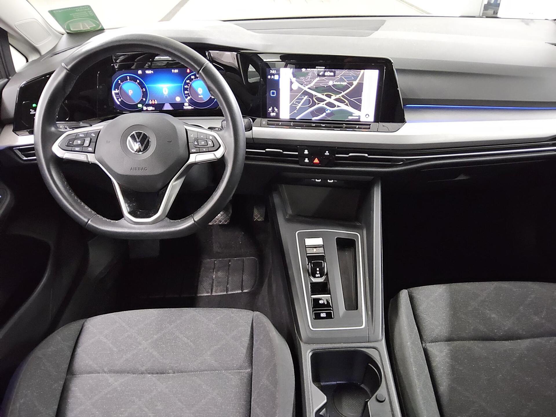 Volkswagen Golf-8 Var. 2.0 TDI Life Navi LED+ DC ACC Shz 5