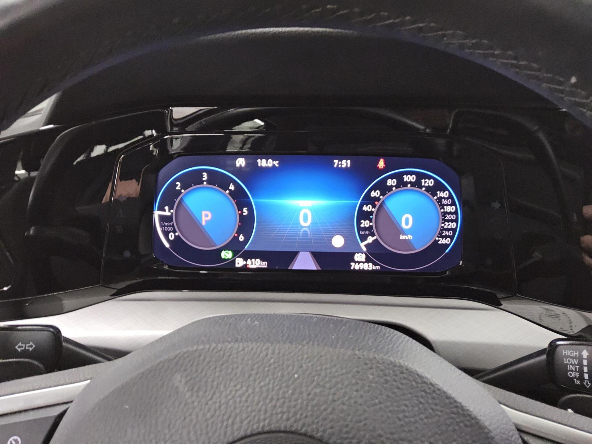 Volkswagen Golf-8 Var. 2.0 TDI Life Navi LED+ DC ACC Shz 8