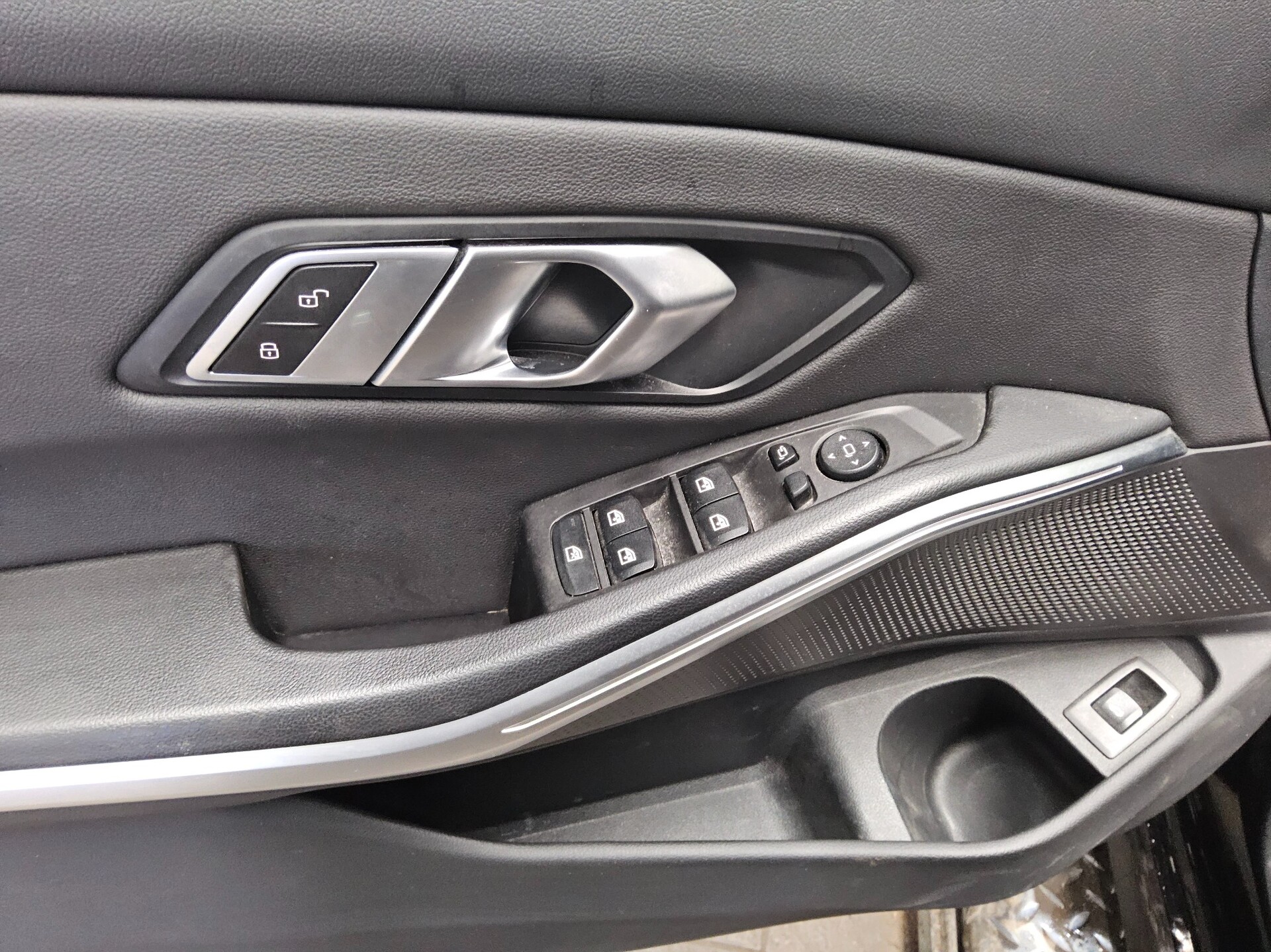 BMW 318dA Touring Leder Navi LED RFK ACC Ambiente 10