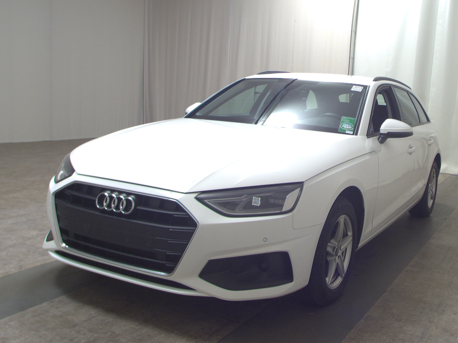 Audi A4 Avant 30 TDI Navi+ LED PDC ACC 2