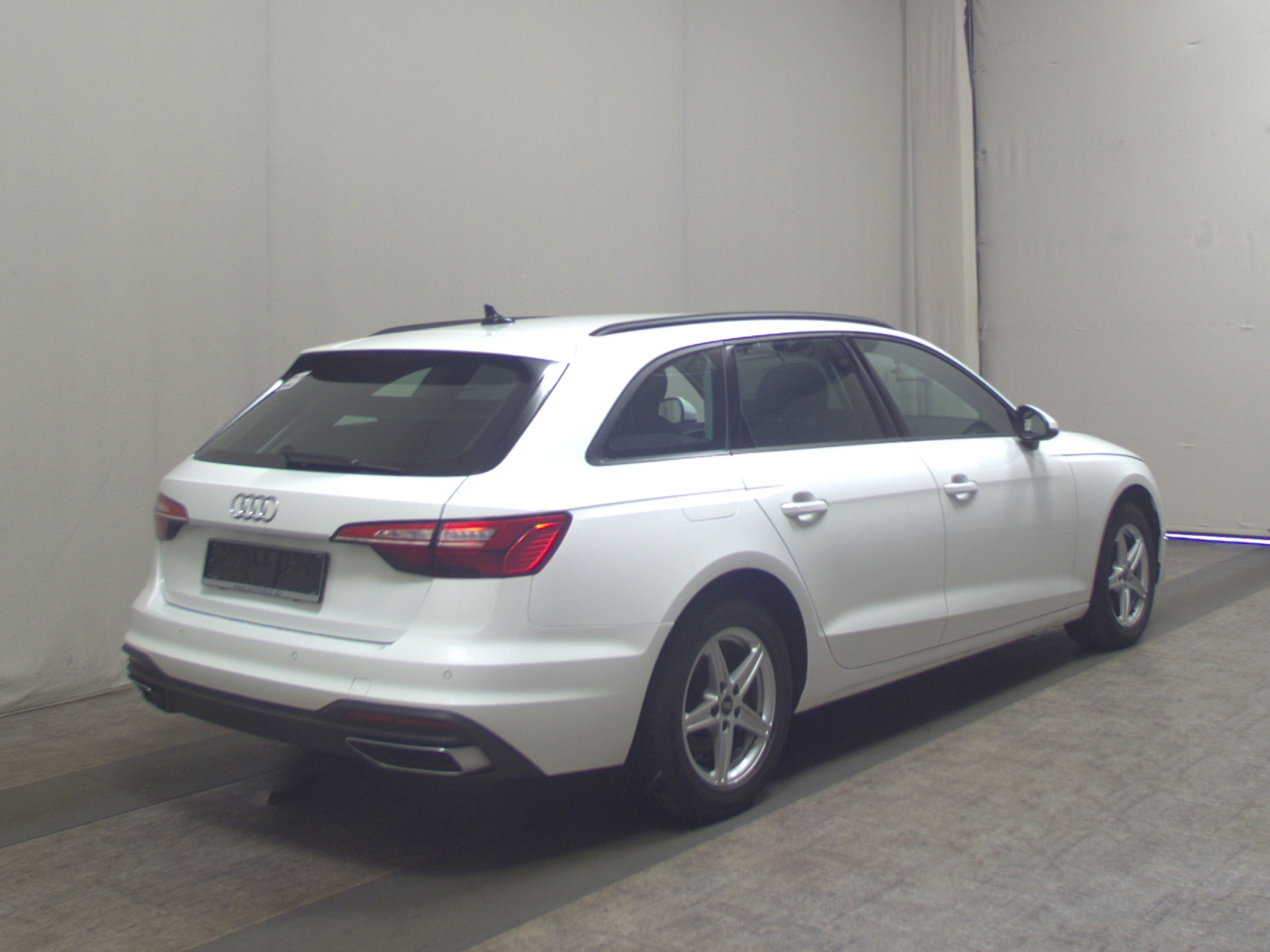 Audi A4 Avant 30 TDI Navi+ LED PDC ACC 4