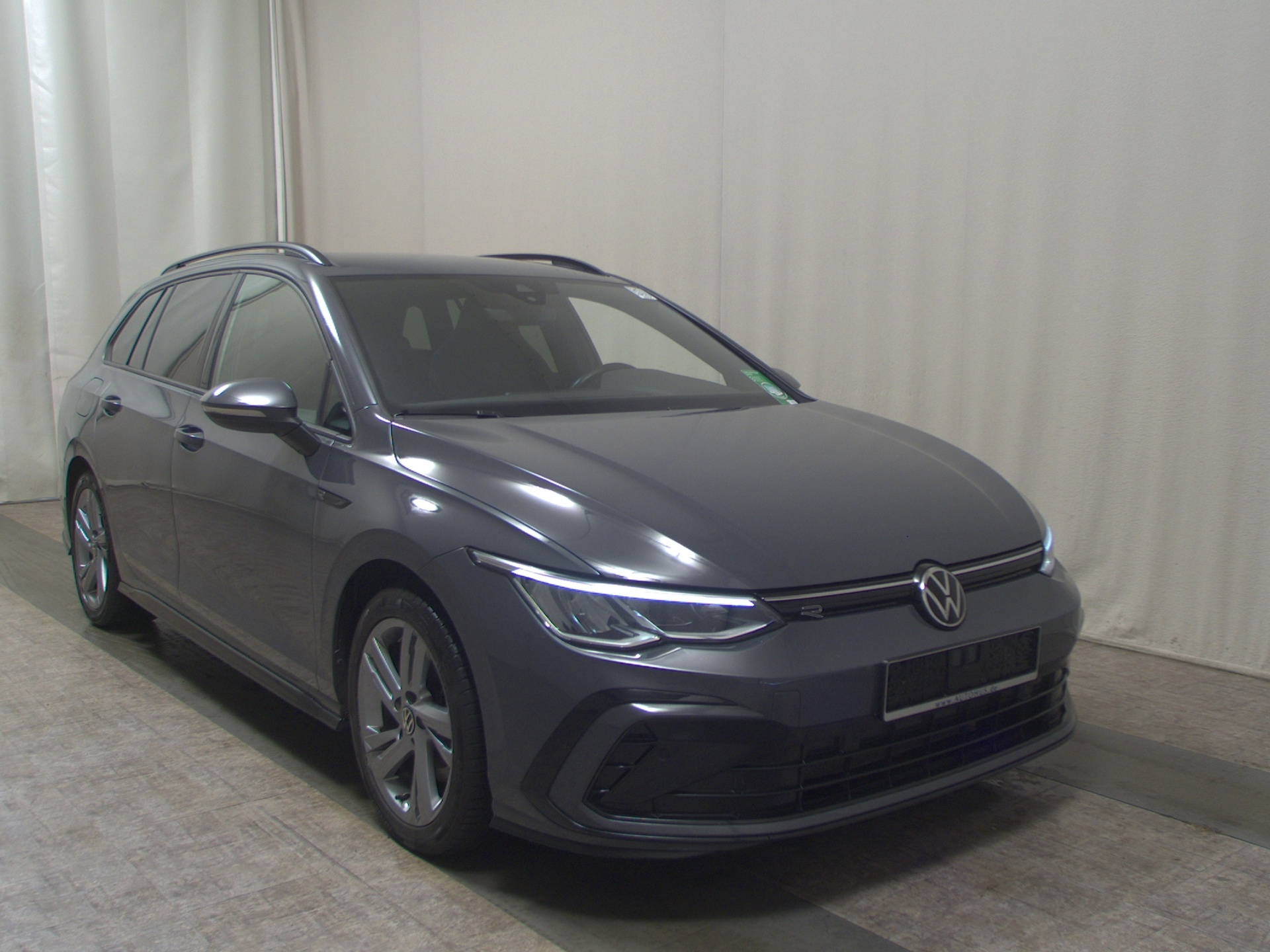 Volkswagen Golf-8 Var. 2.0 TDI R-Line Navi LED DC ACC RfK 3