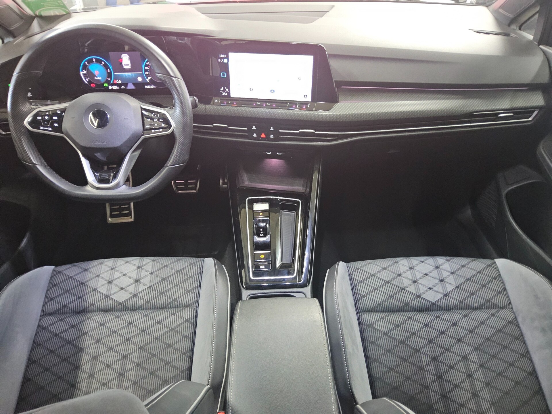 Volkswagen Golf-8 Var. 2.0 TDI R-Line Navi LED DC ACC RfK 5