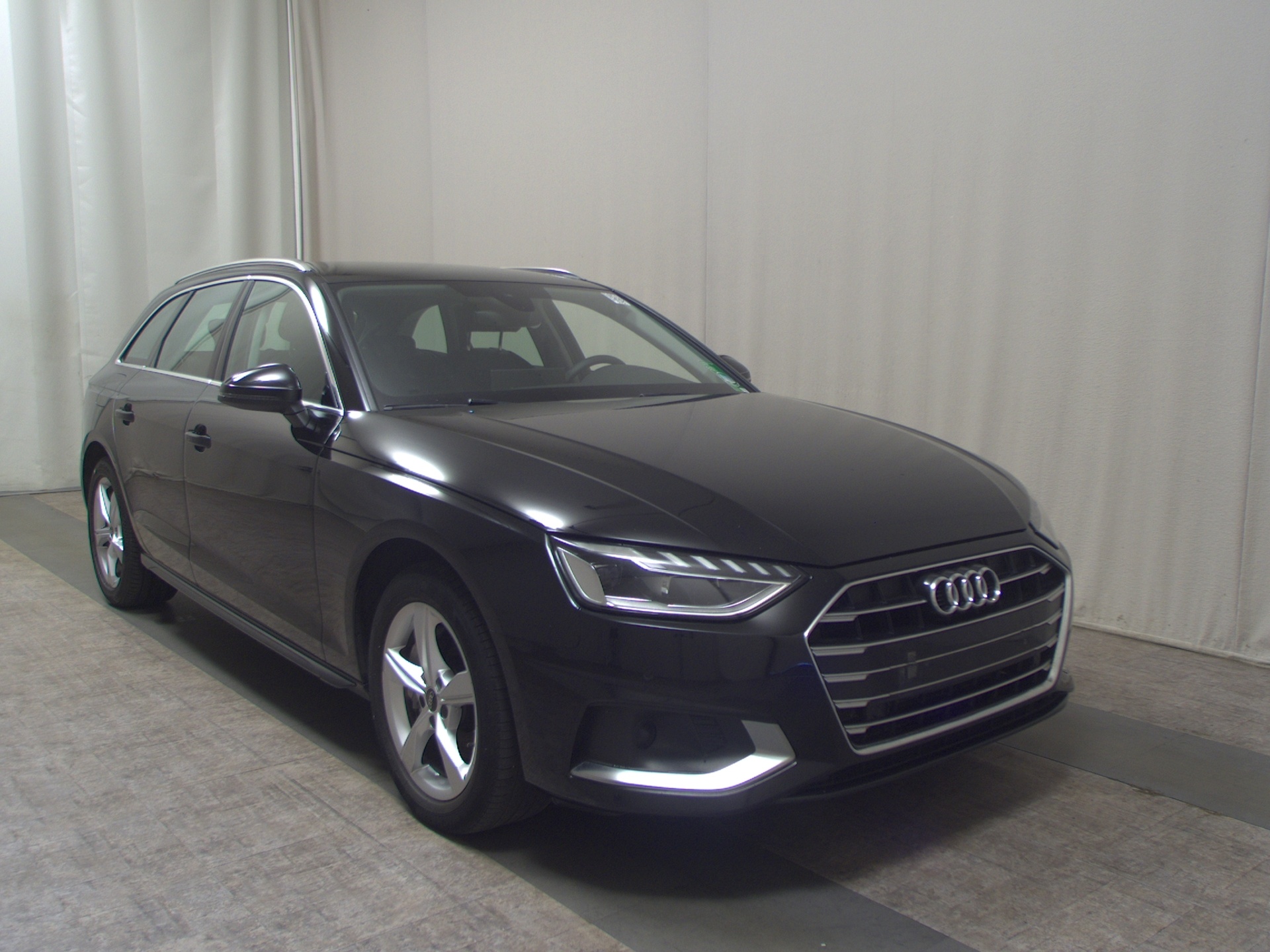 Audi A4 Avant 40 TDI advanced Navi LED vc AHK ACC Shz 3