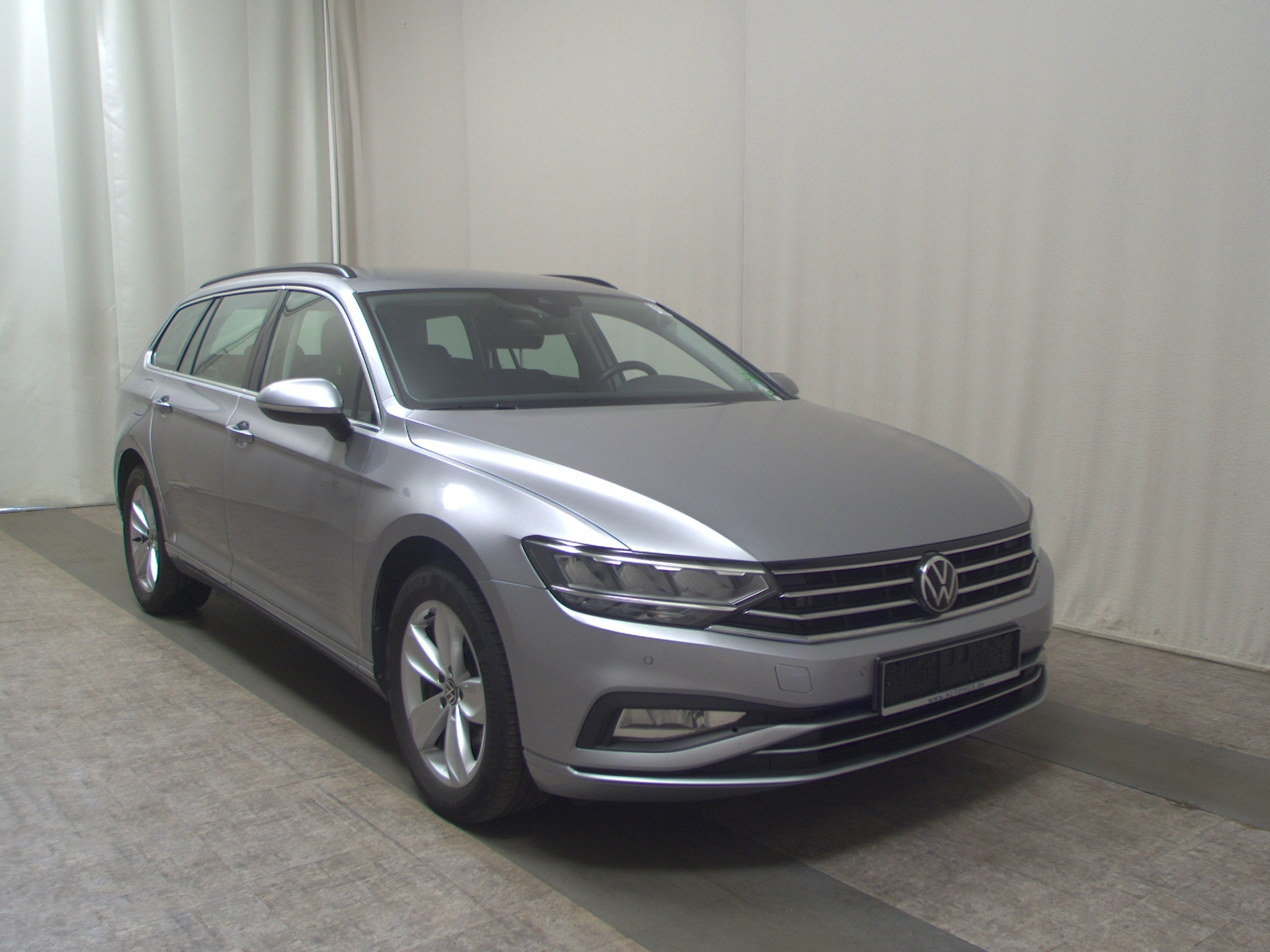 Volkswagen Passat Var. 2.0 TDI Business Navi LED RFK ACC 3