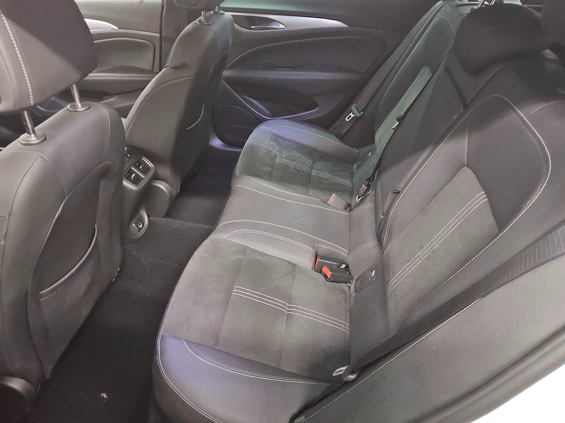 Opel Insignia ST 1.5 D Ultimate Navi LED AHK PDC Shz 13