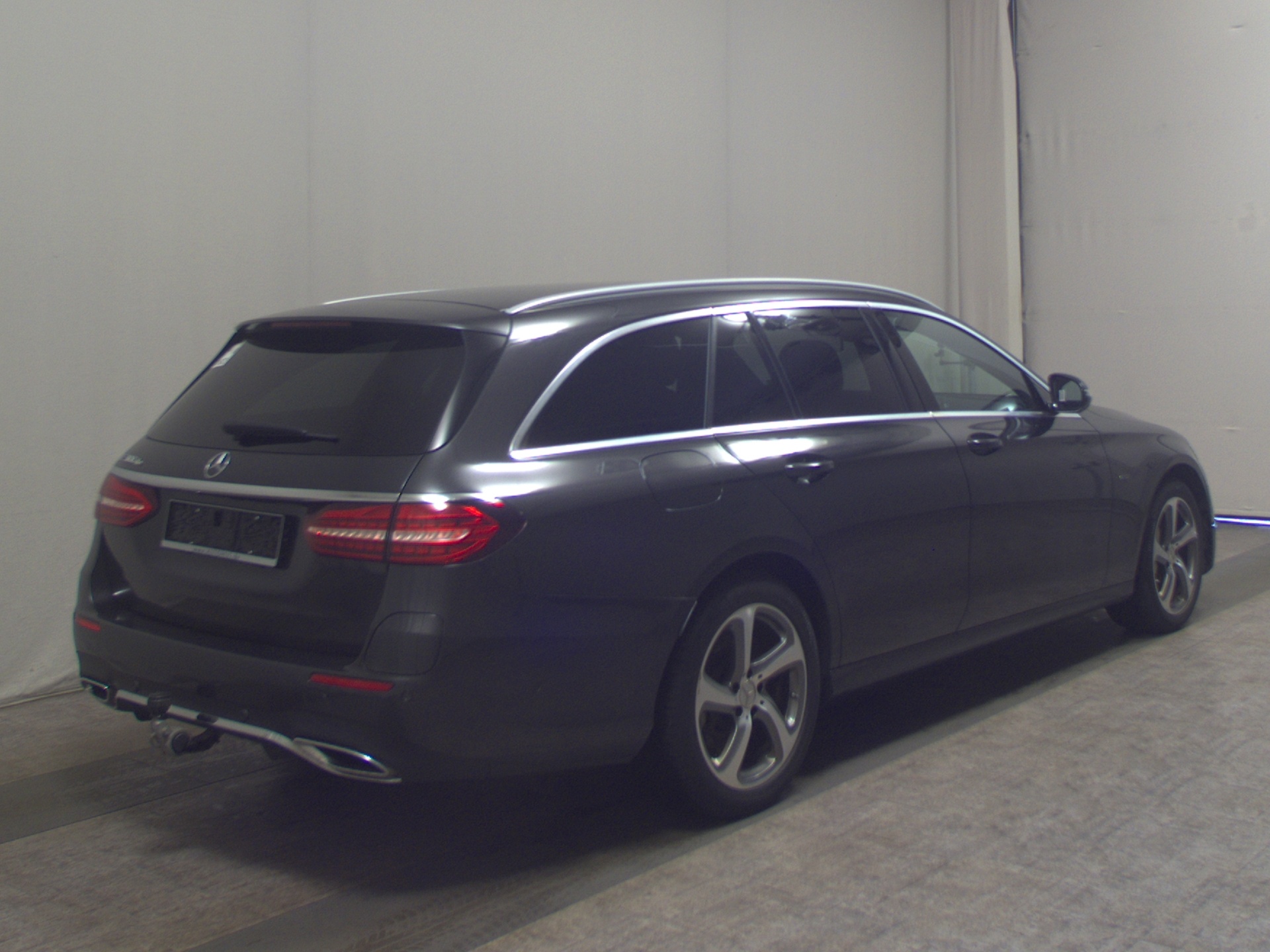 Mercedes-Benz E 300 T de AMG-Line Navi LED Widescreen AHK RFK 4