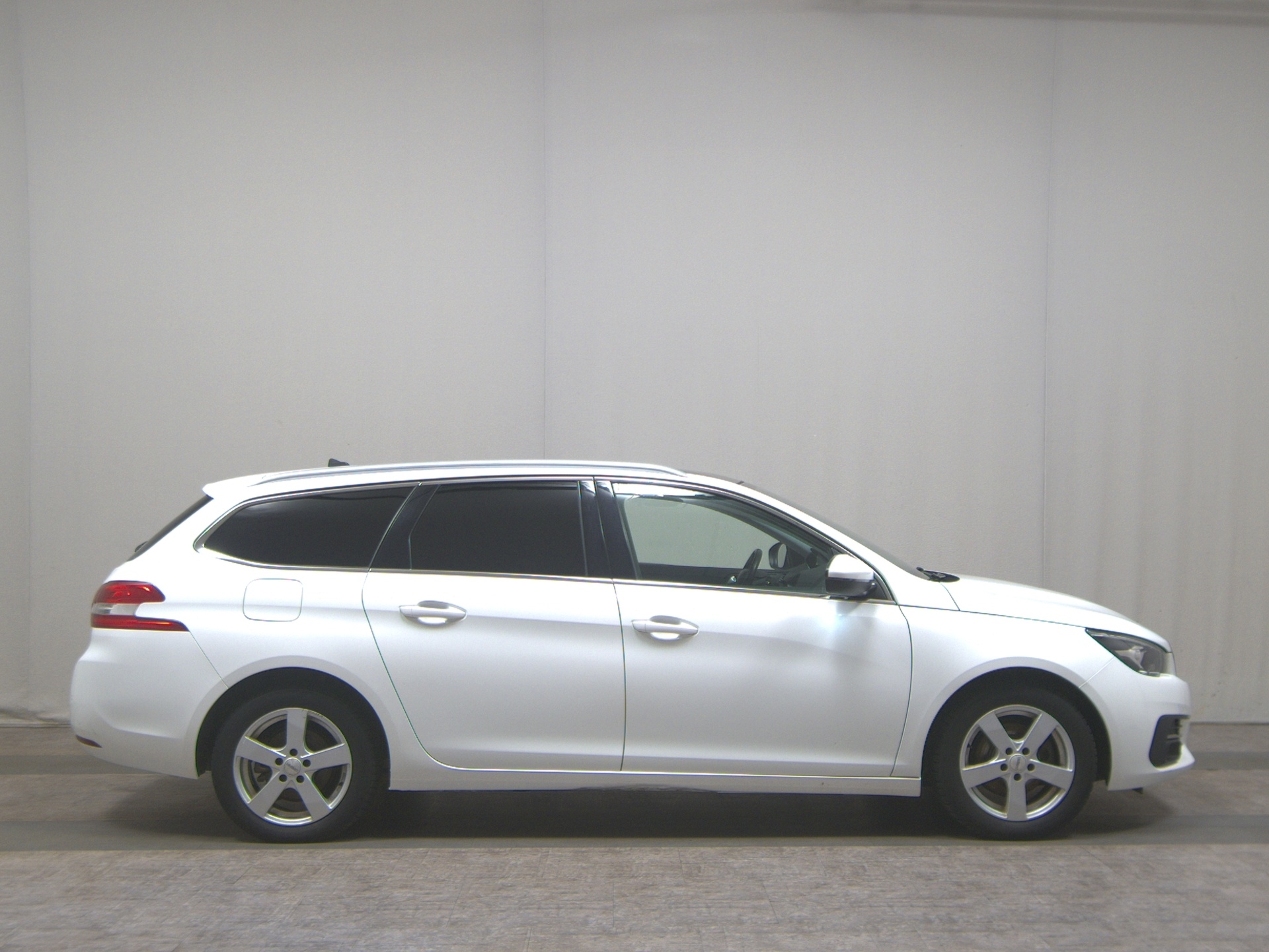 Peugeot 308 1.5 BlueHDi 130 Allure T-Leder Navi Pano AHK