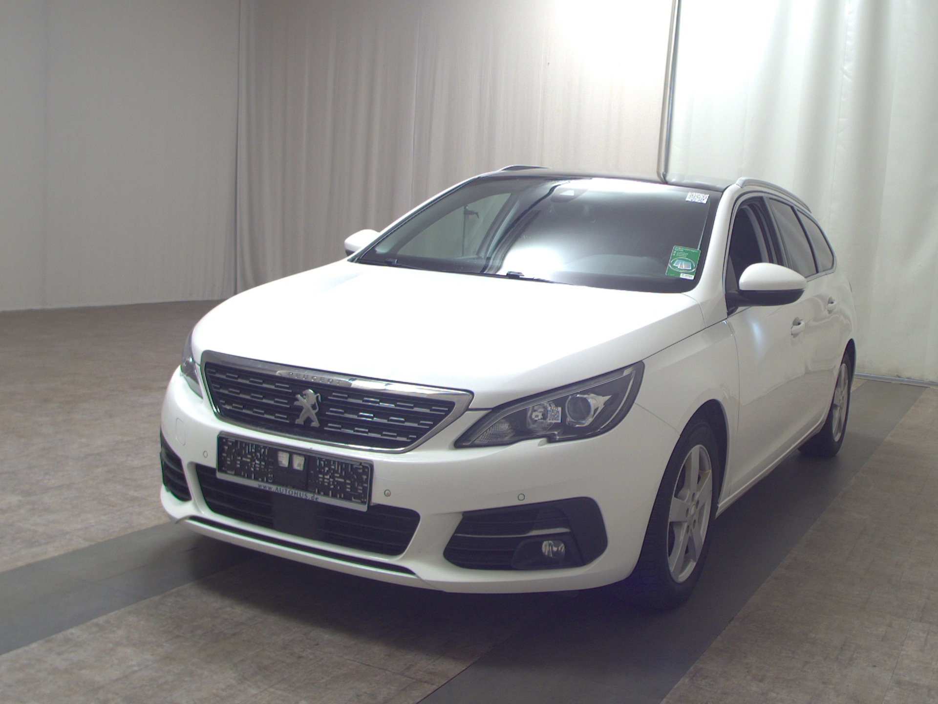 Peugeot 308 1.5 BlueHDi 130 Allure T-Leder Navi Pano AHK 2