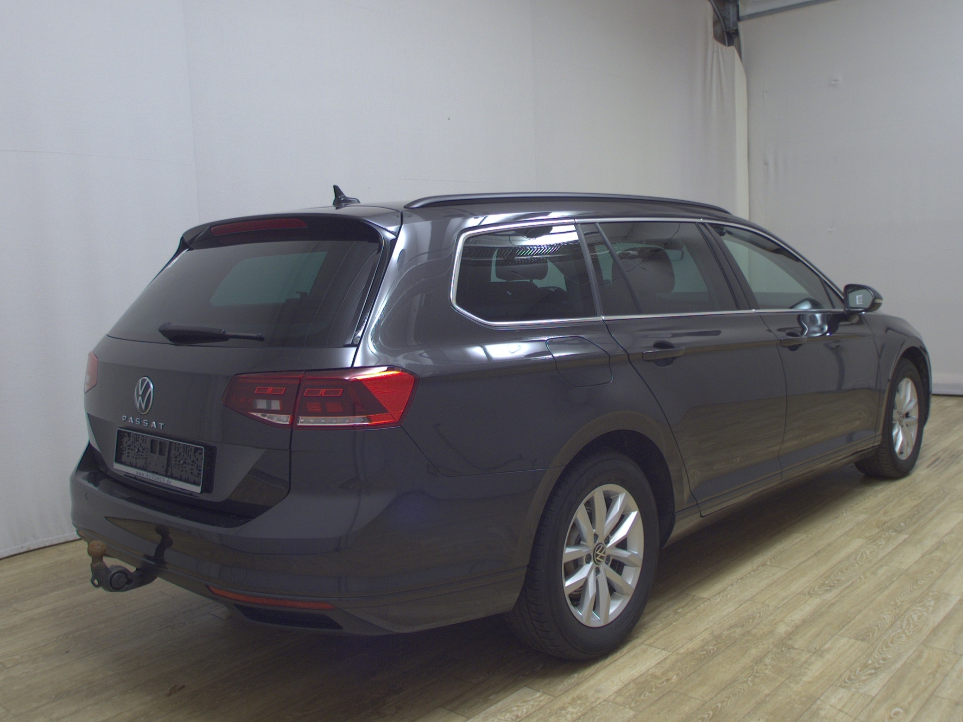 Volkswagen Passat Var. 2.0 TDI Business Navi LED AID RFK 4