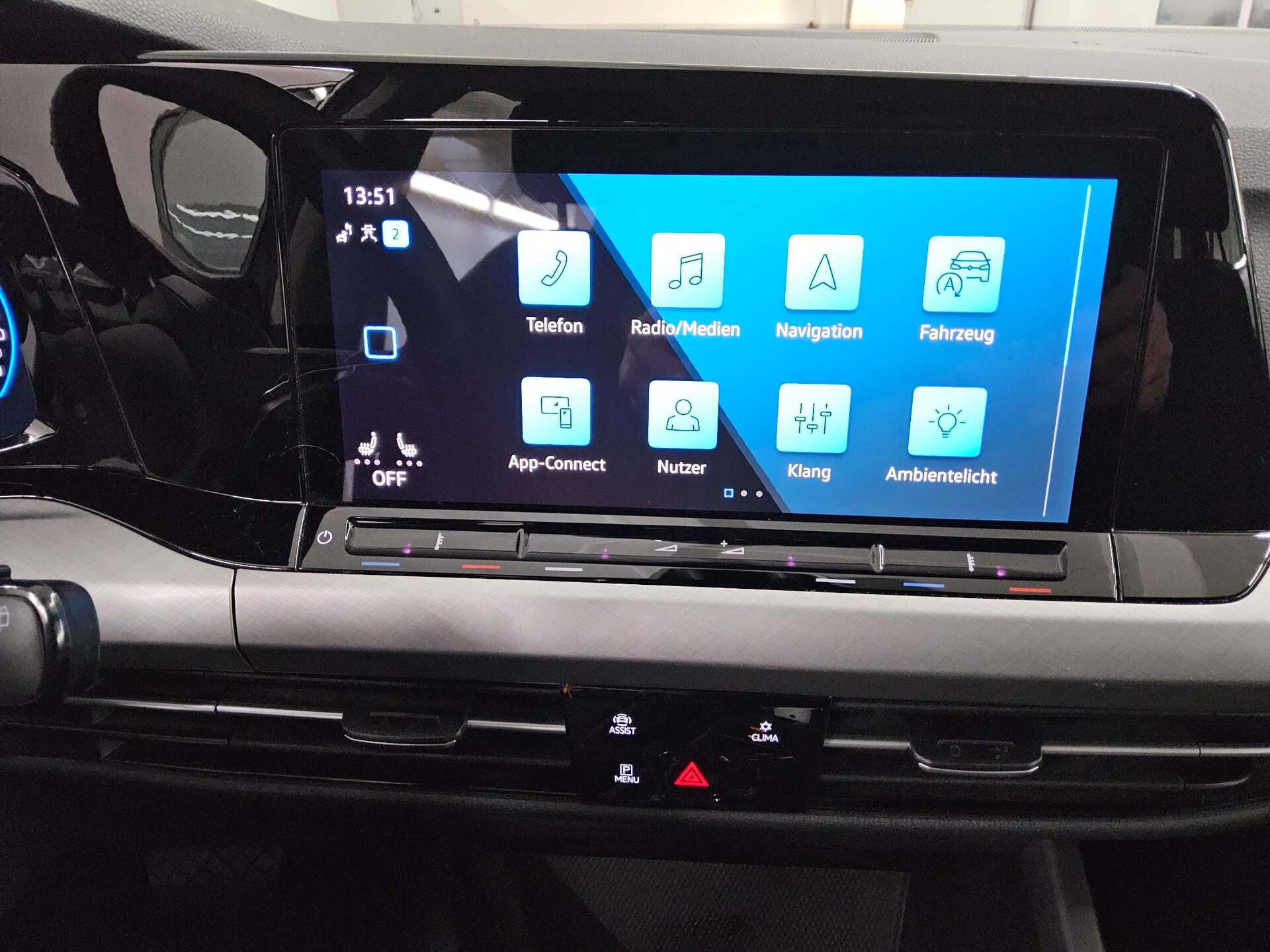 Volkswagen Golf-8 Var. 2.0 TDI Life Navi LED DC AHK ACC Shz 7