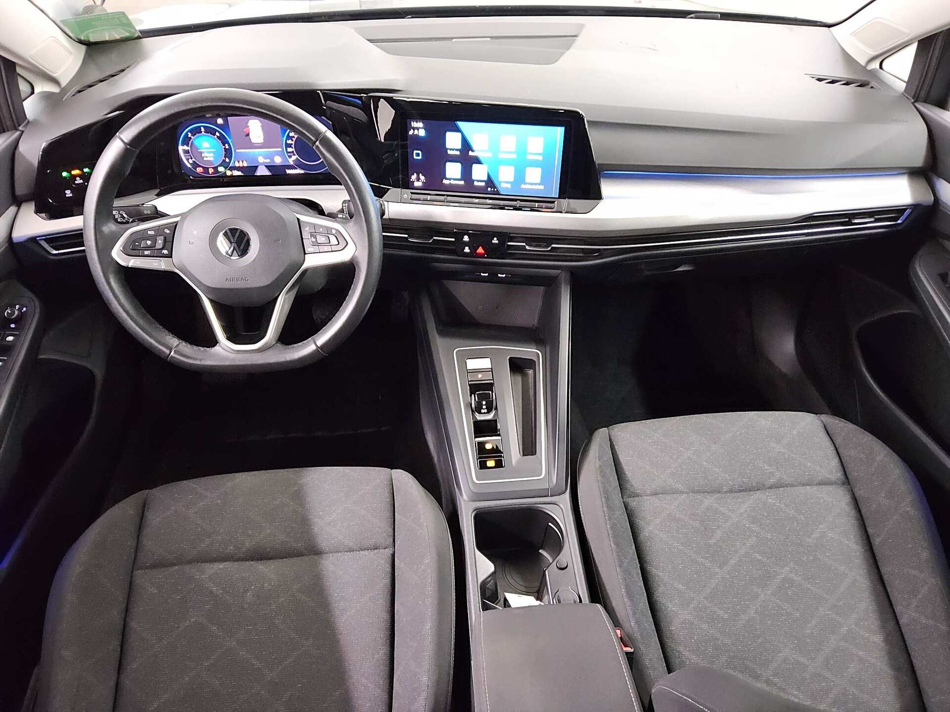 Volkswagen Golf-8 Var. 2.0 TDI Life Navi LED DC AHK ACC Shz 5