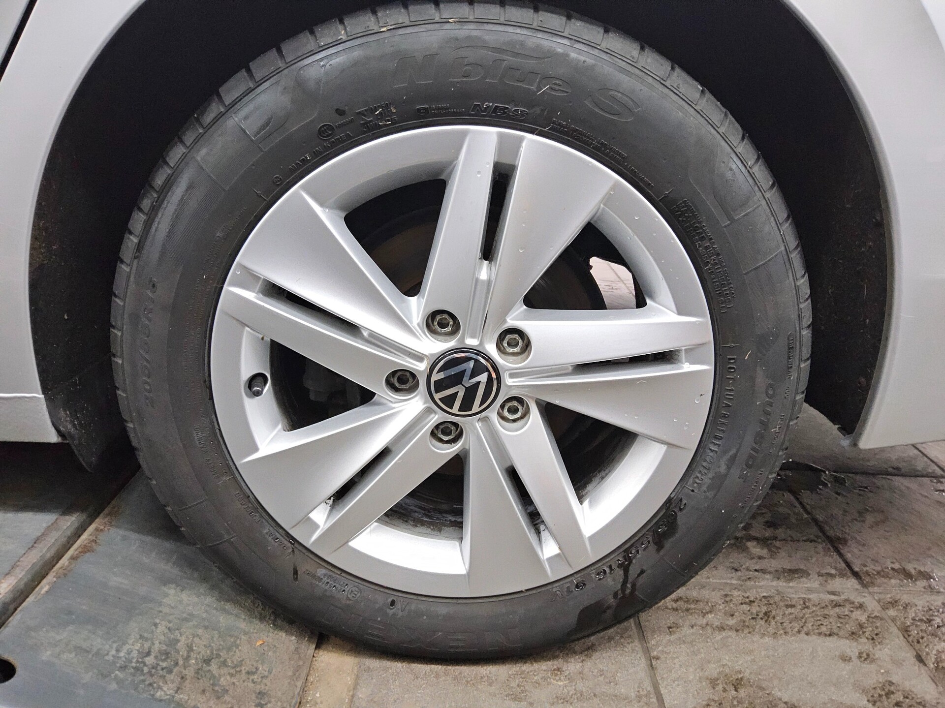 Volkswagen Golf-8 Var. 2.0 TDI Life Navi LED DC AHK PDC 11