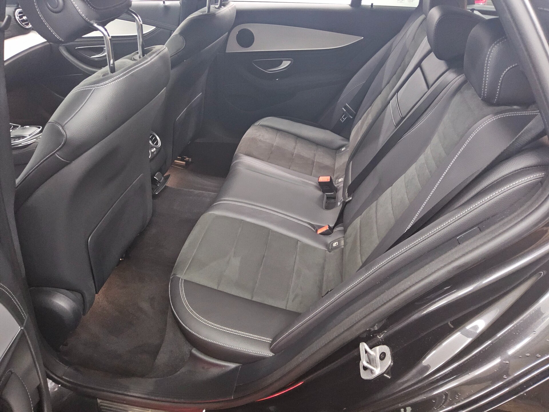 Mercedes-Benz E 300 T d 4M AMG-Line Navi LED Widescreen HuD 13