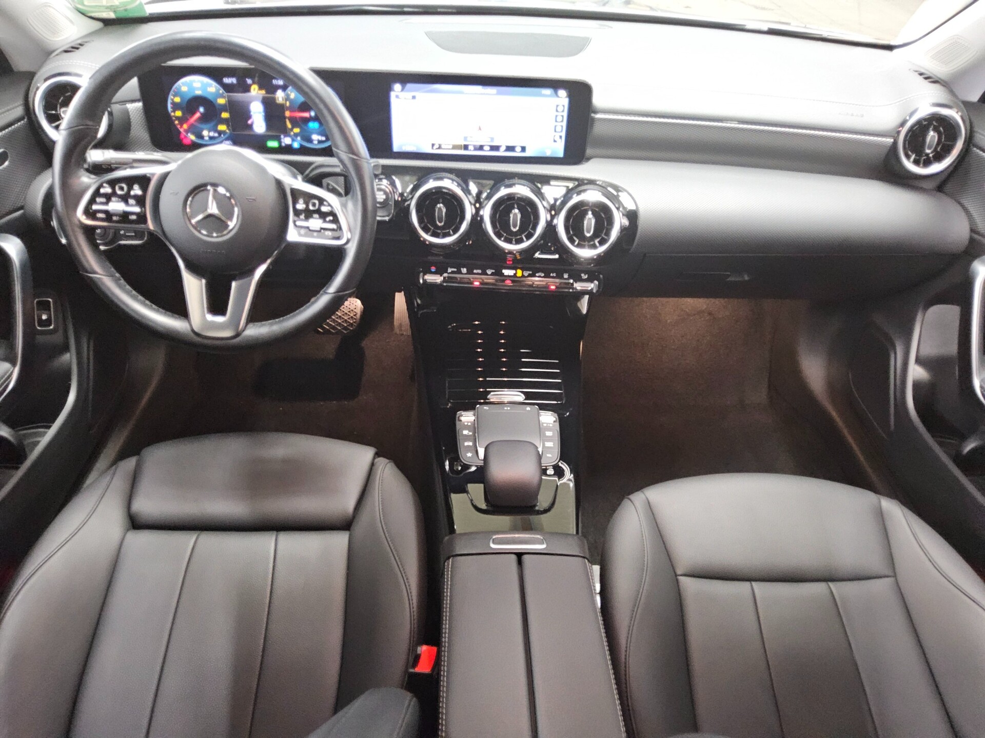 Mercedes-Benz CLA 250 e Progressive Leder Navi LED RFK 5
