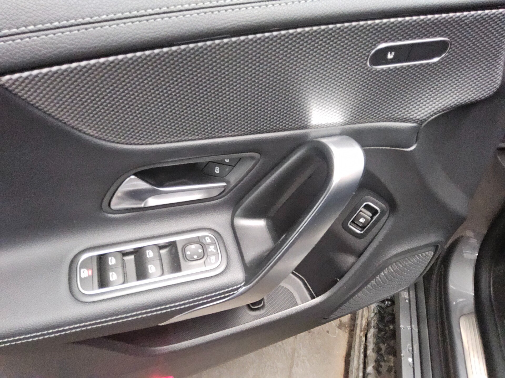 Mercedes-Benz CLA 250 e Progressive Leder Navi LED RFK 9