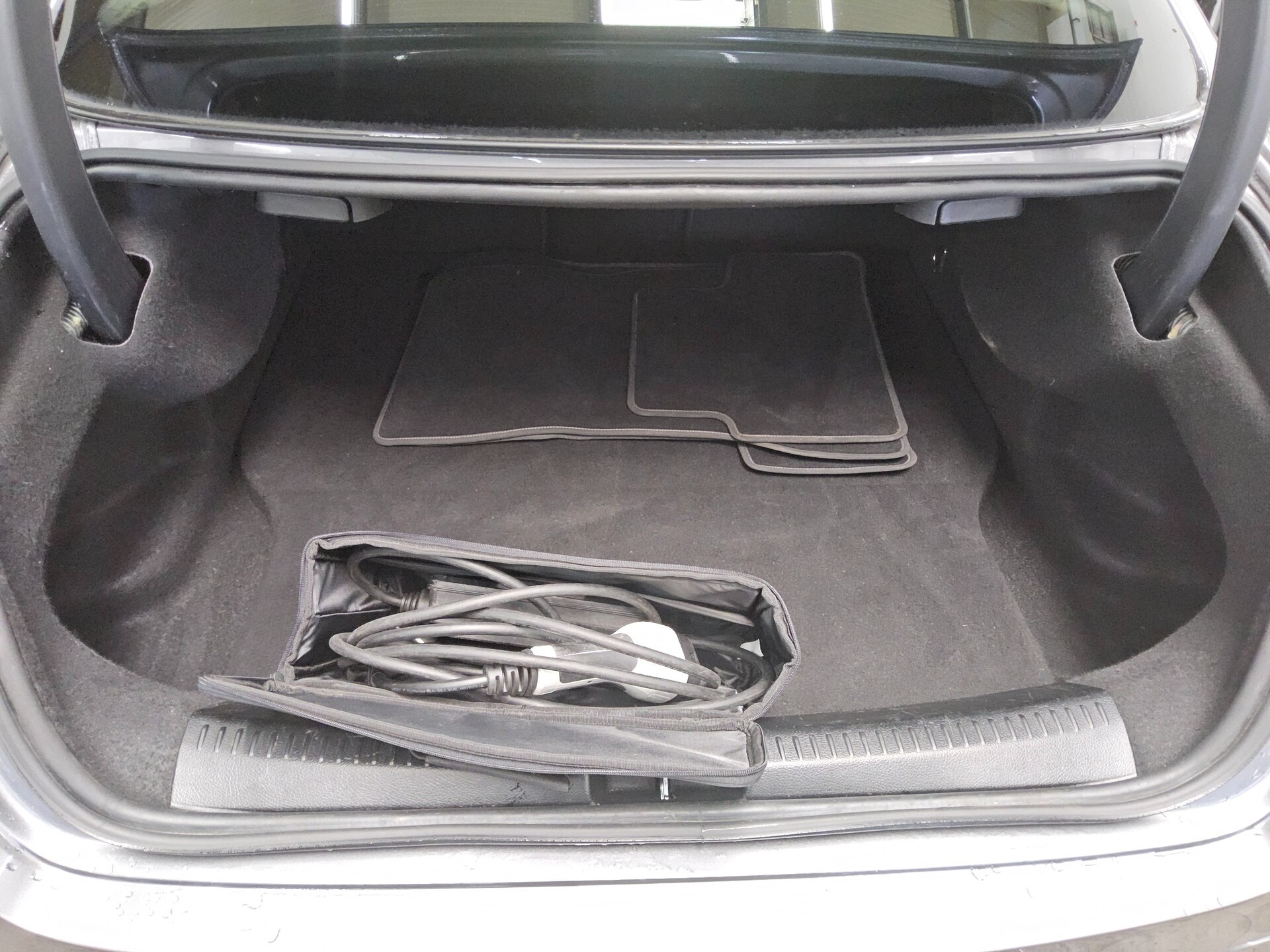 Mercedes-Benz CLA 250 e Progressive Leder Navi LED RFK 12