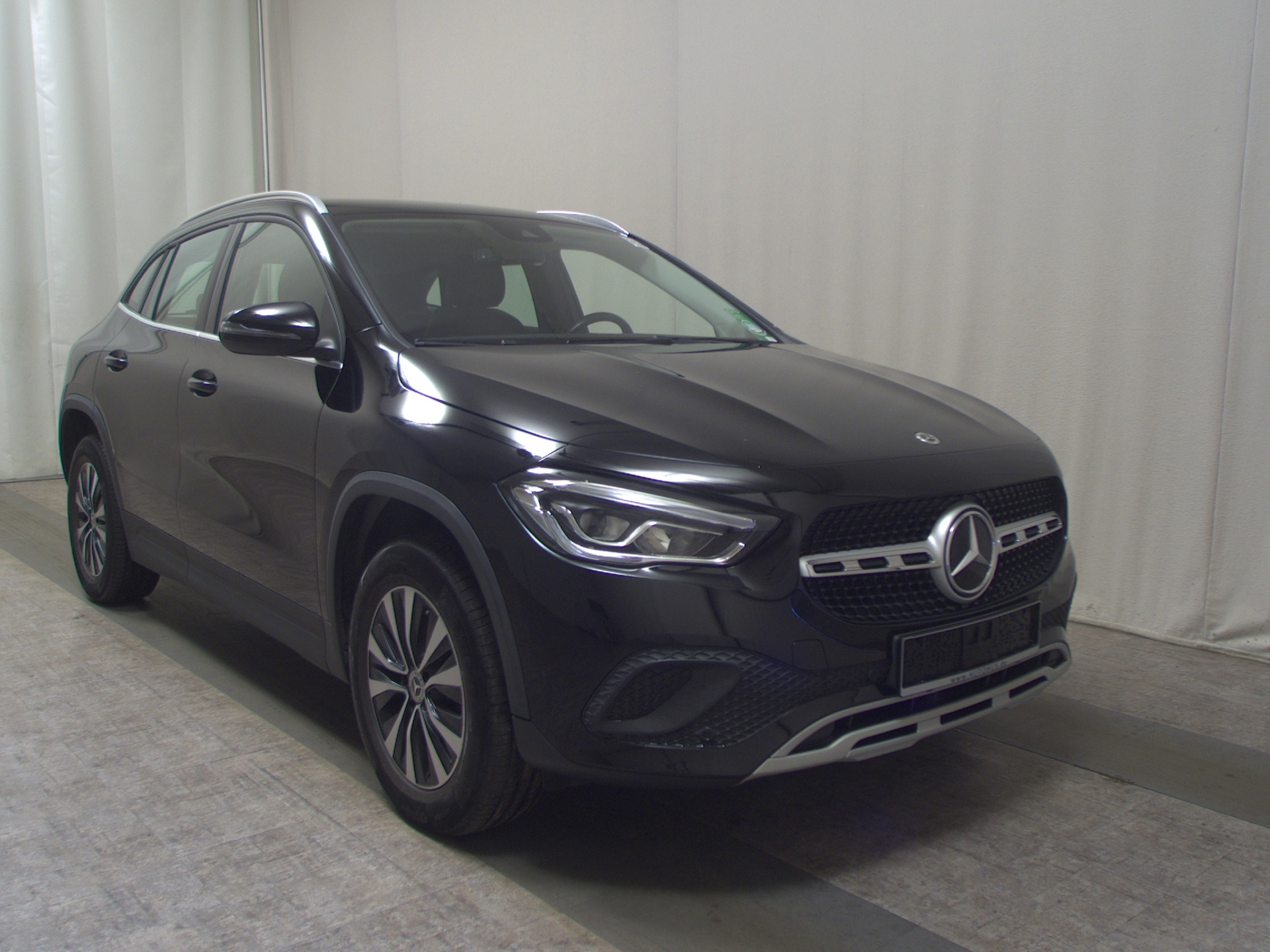 Mercedes-Benz GLA 200 d Style T-Leder Navi LED PDCSHZ Tempomat 3