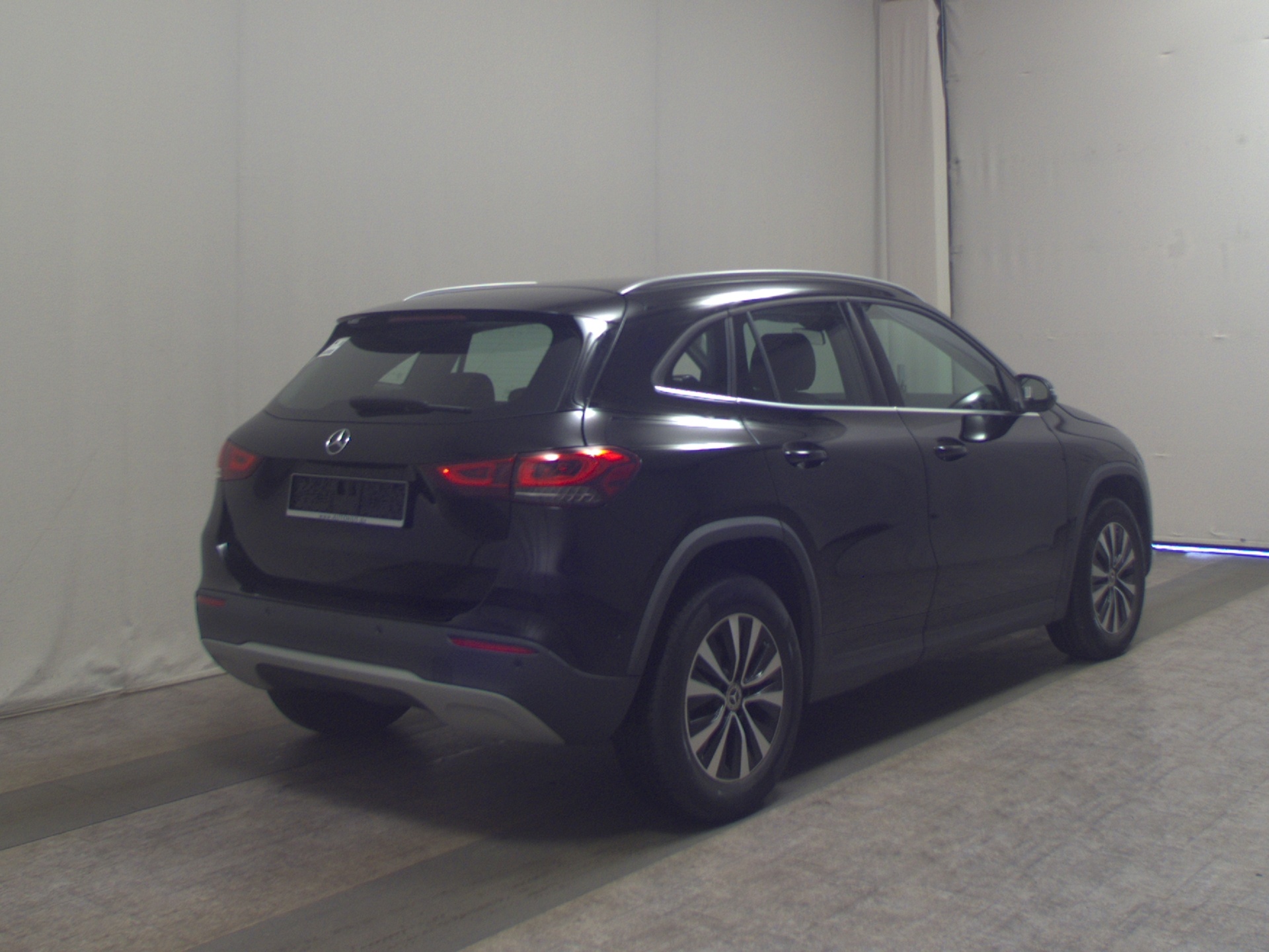 Mercedes-Benz GLA 200 d Style T-Leder Navi LED PDCSHZ Tempomat 4