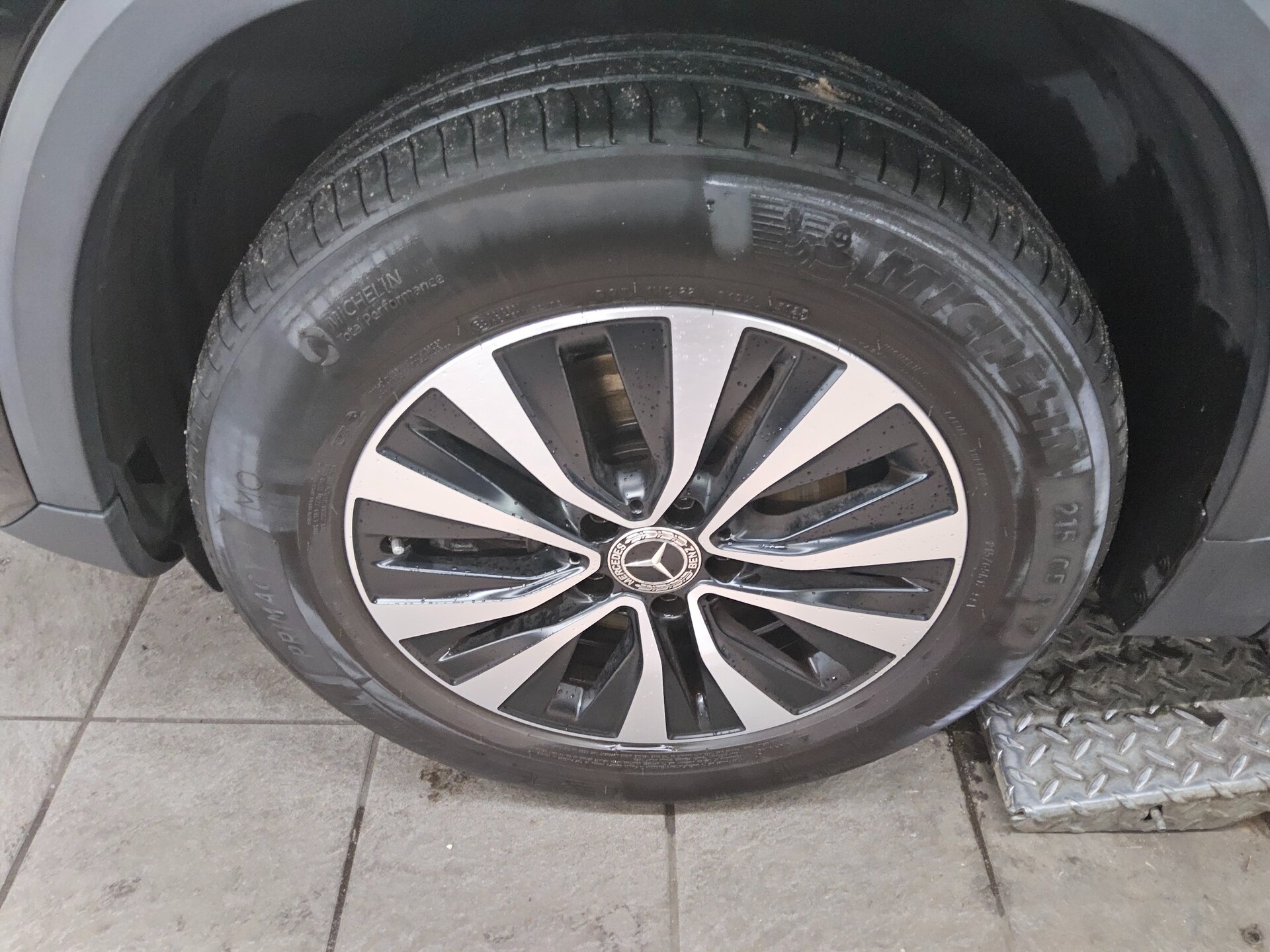 Mercedes-Benz GLA 200 d Style T-Leder Navi LED PDCSHZ Tempomat 11