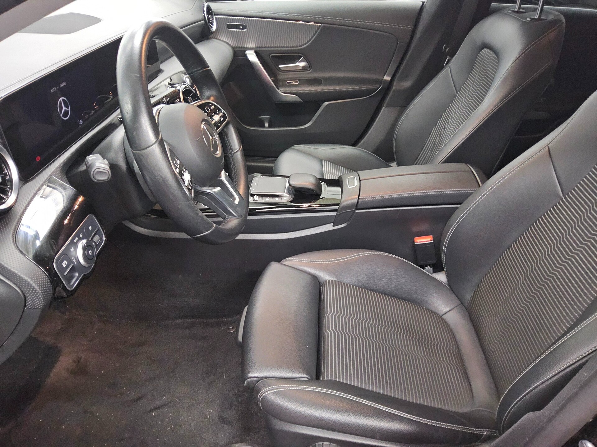 Mercedes-Benz CLA 200 SB d Progressive T-Leder Navi LED RfK 9