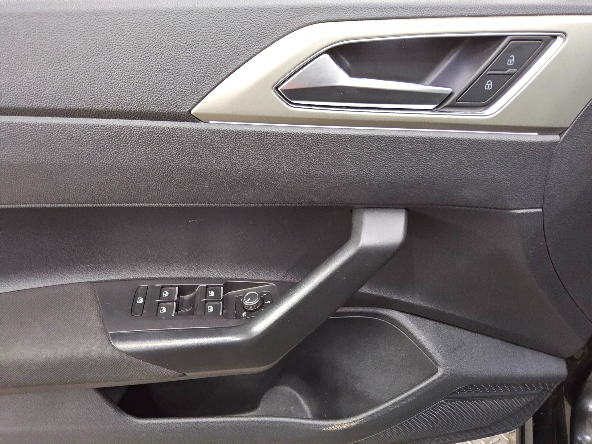 Volkswagen Polo 1.0 TSI Move Navi LED DC PDC Shz 10