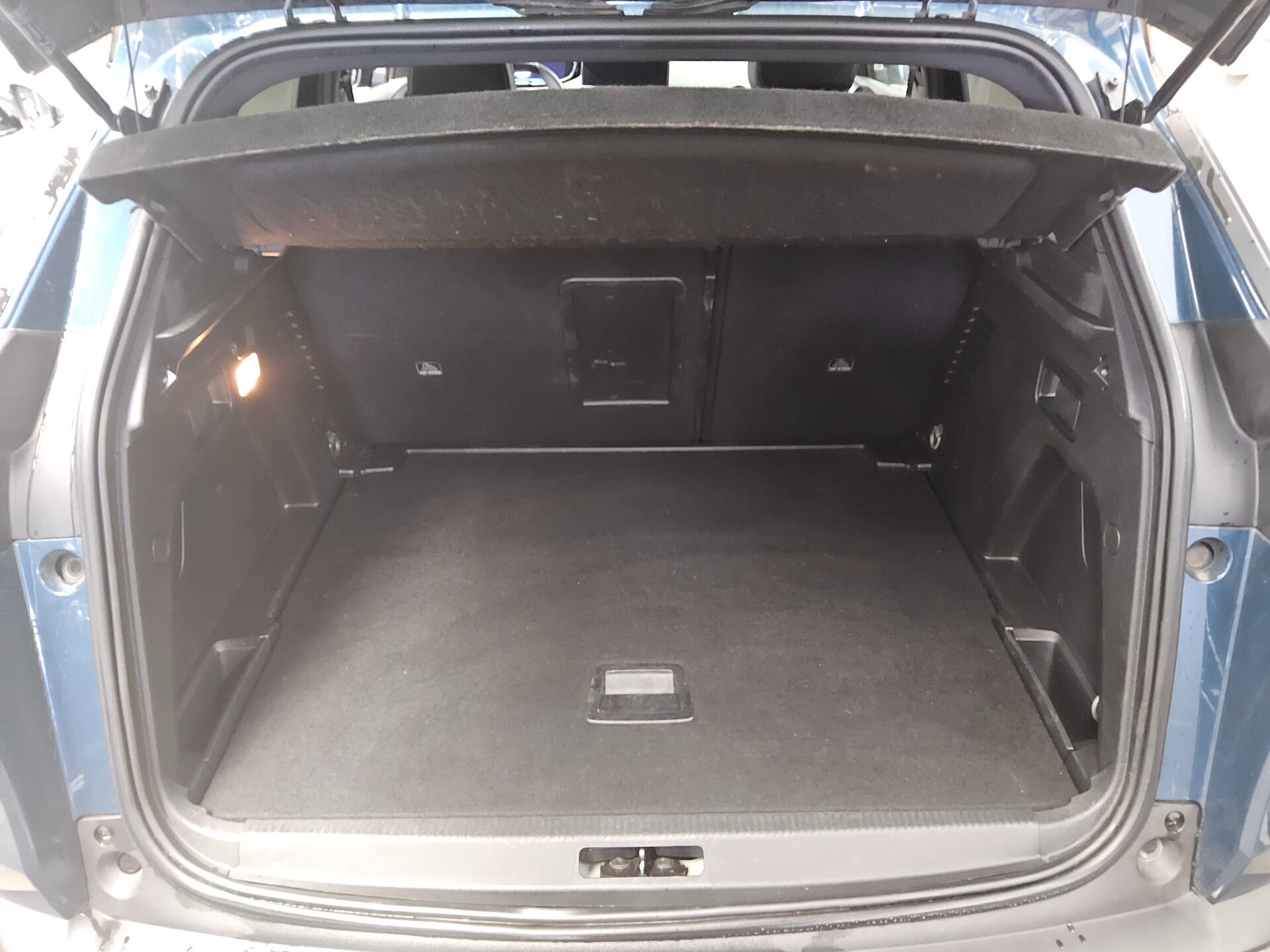 Peugeot 3008 1.2 PureTech Allure Navi LED DigiTacho 12