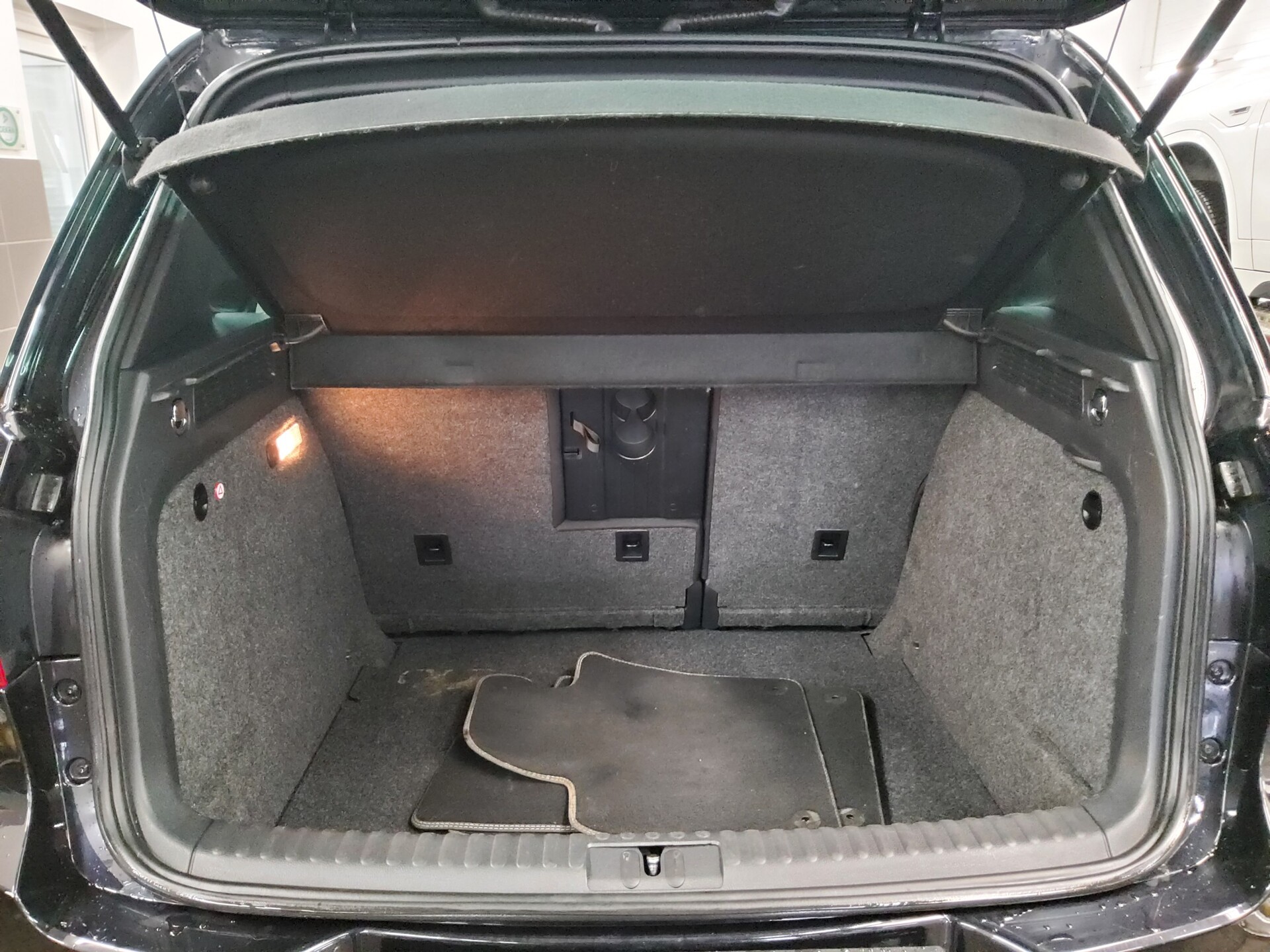 Volkswagen Tiguan 1.4 TSI Lounge Navi RFK Shz 12