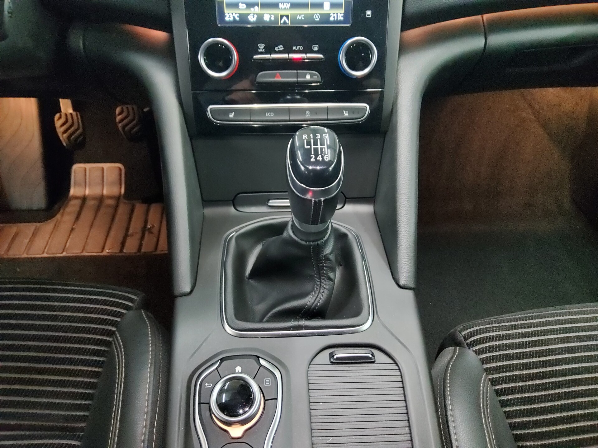 Renault Talisman Grandtour 1.6 dCi T-Leder Navi LED AHK 6