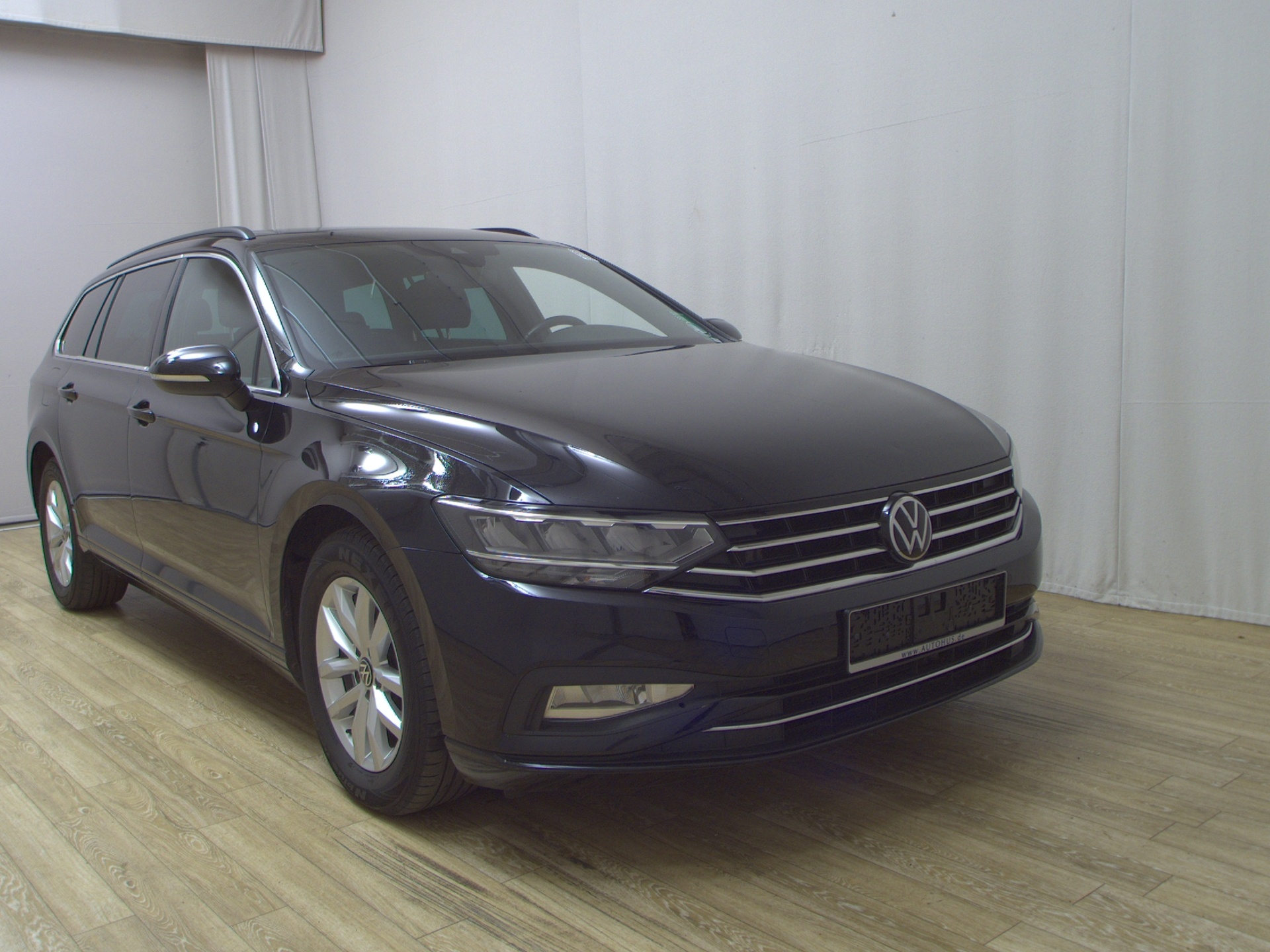 Volkswagen Passat Var. 2.0 TDI Business Navi AID Pano LED 3