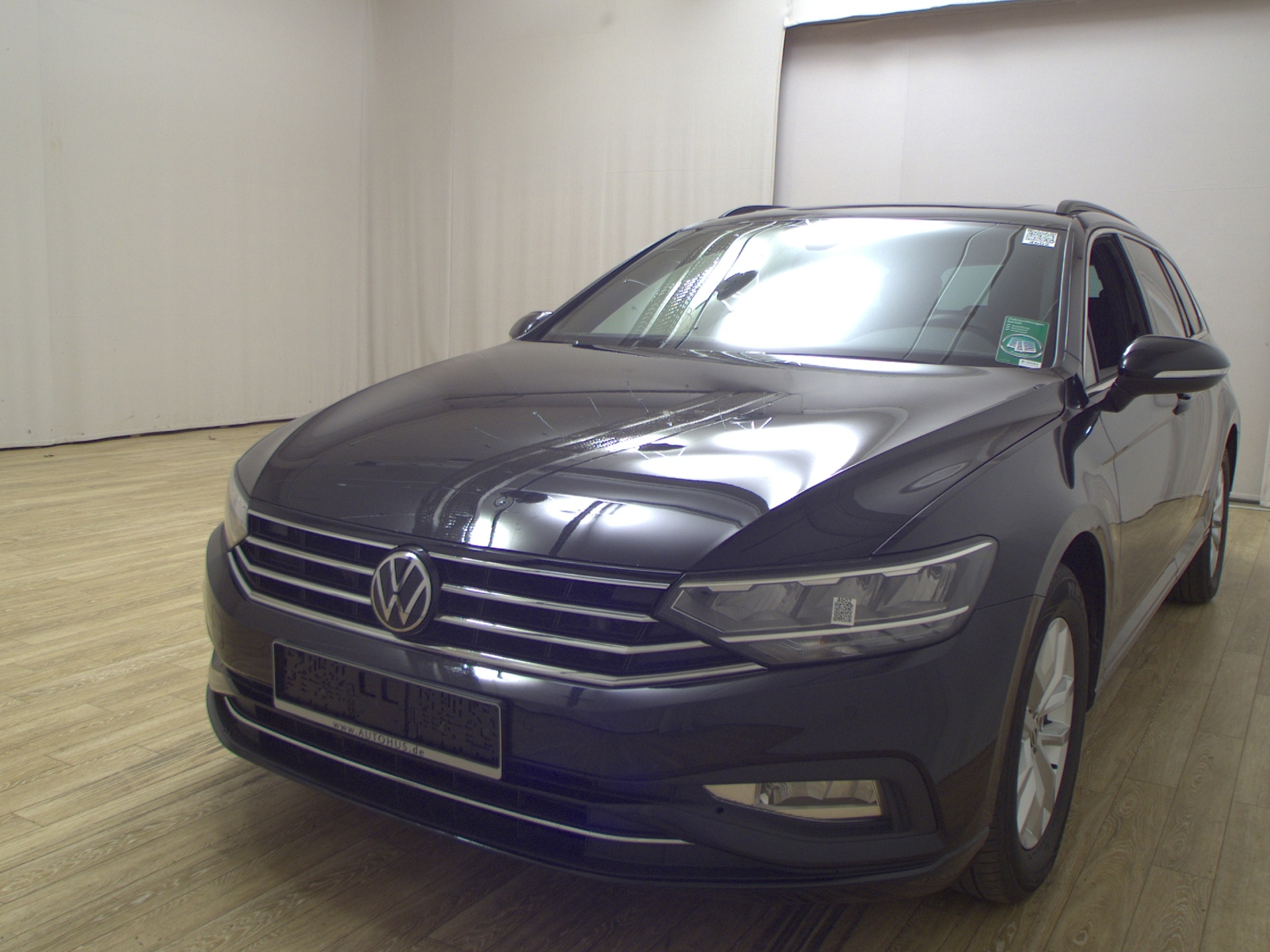 Volkswagen Passat Var. 2.0 TDI Business Navi AID Pano LED 2