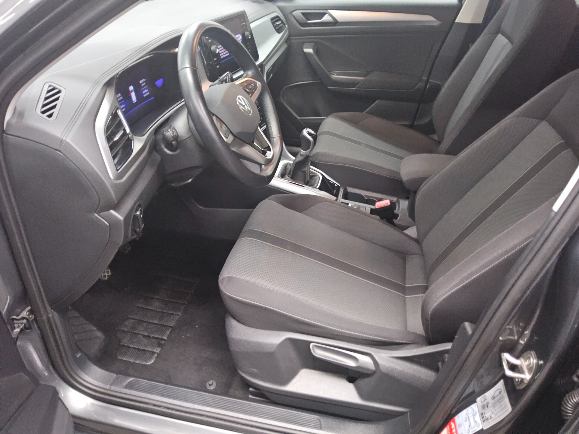 Volkswagen T-Roc 1.0 TSI Life Navi LED AID PDC Shz 9