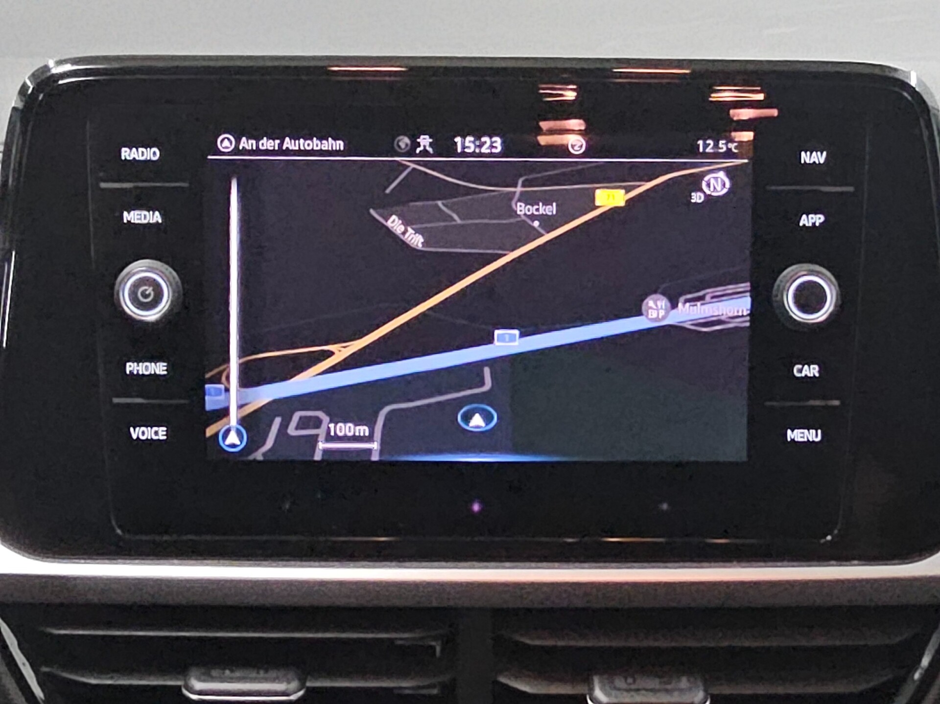 Volkswagen T-Roc 1.0 TSI Life Navi LED AID PDC Shz 7