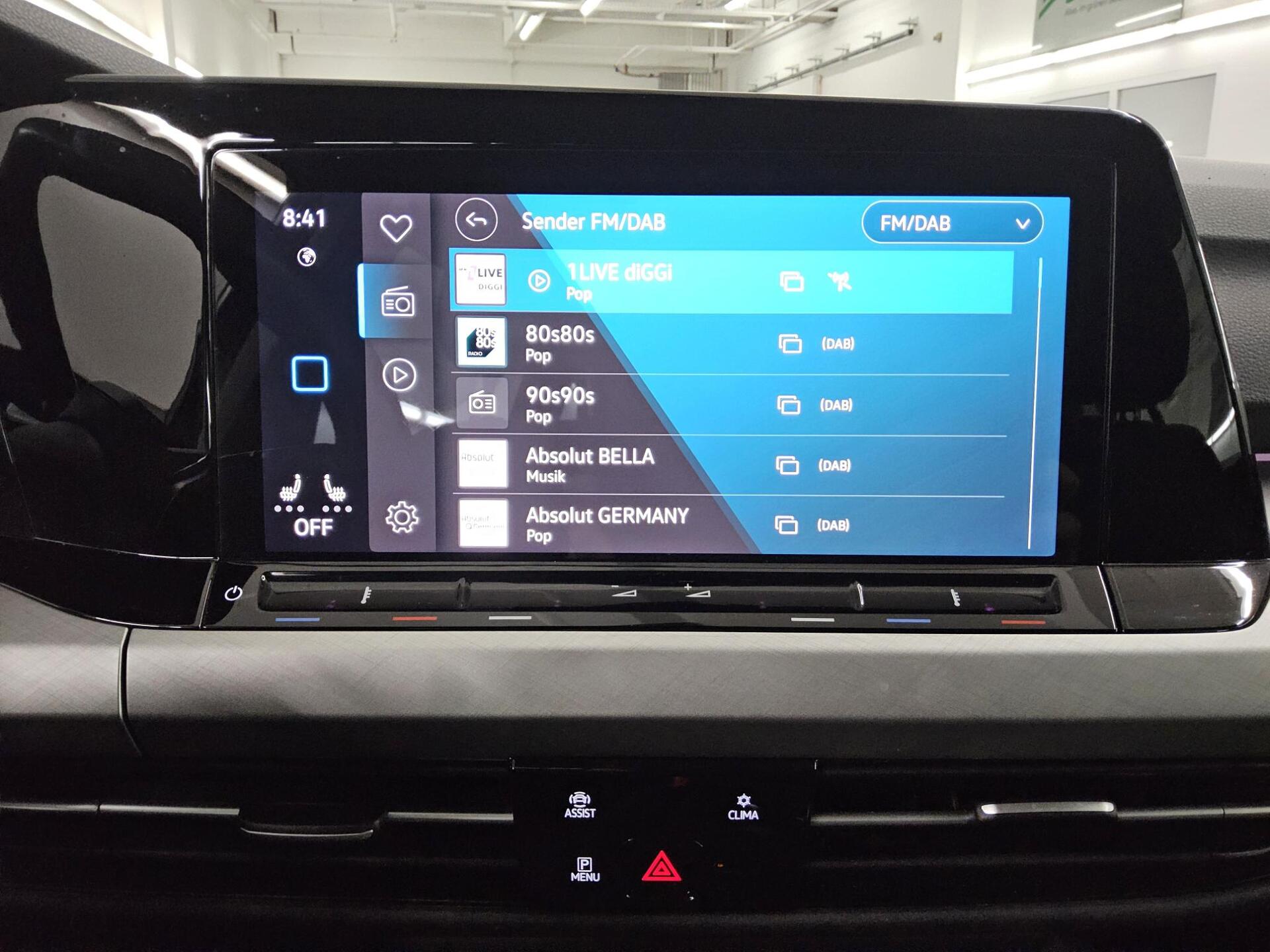 Volkswagen Golf-8 Var. 2.0 TDI Life Navi vorb. LED DC ACC 7