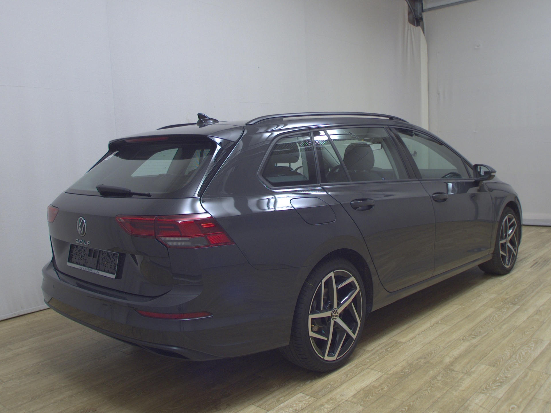 Volkswagen Golf-8 Var. 2.0 TDI Life Navi vorb. LED DC ACC 4